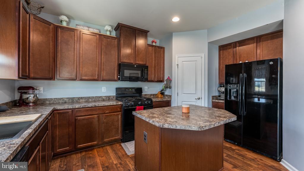 LEE'S PARKE - Residential