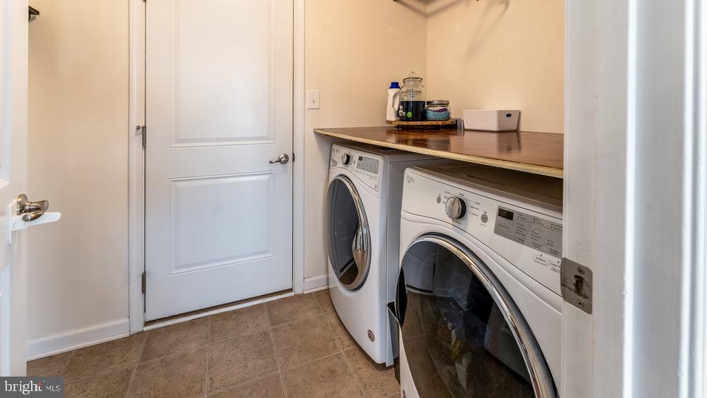 LEE'S PARKE - Residential