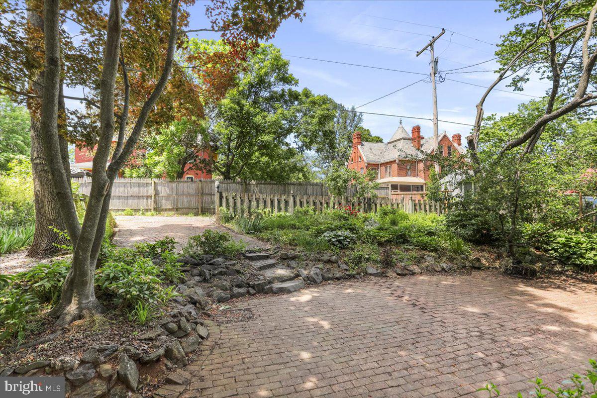 CITY OF CHARLES TOWN - Residential