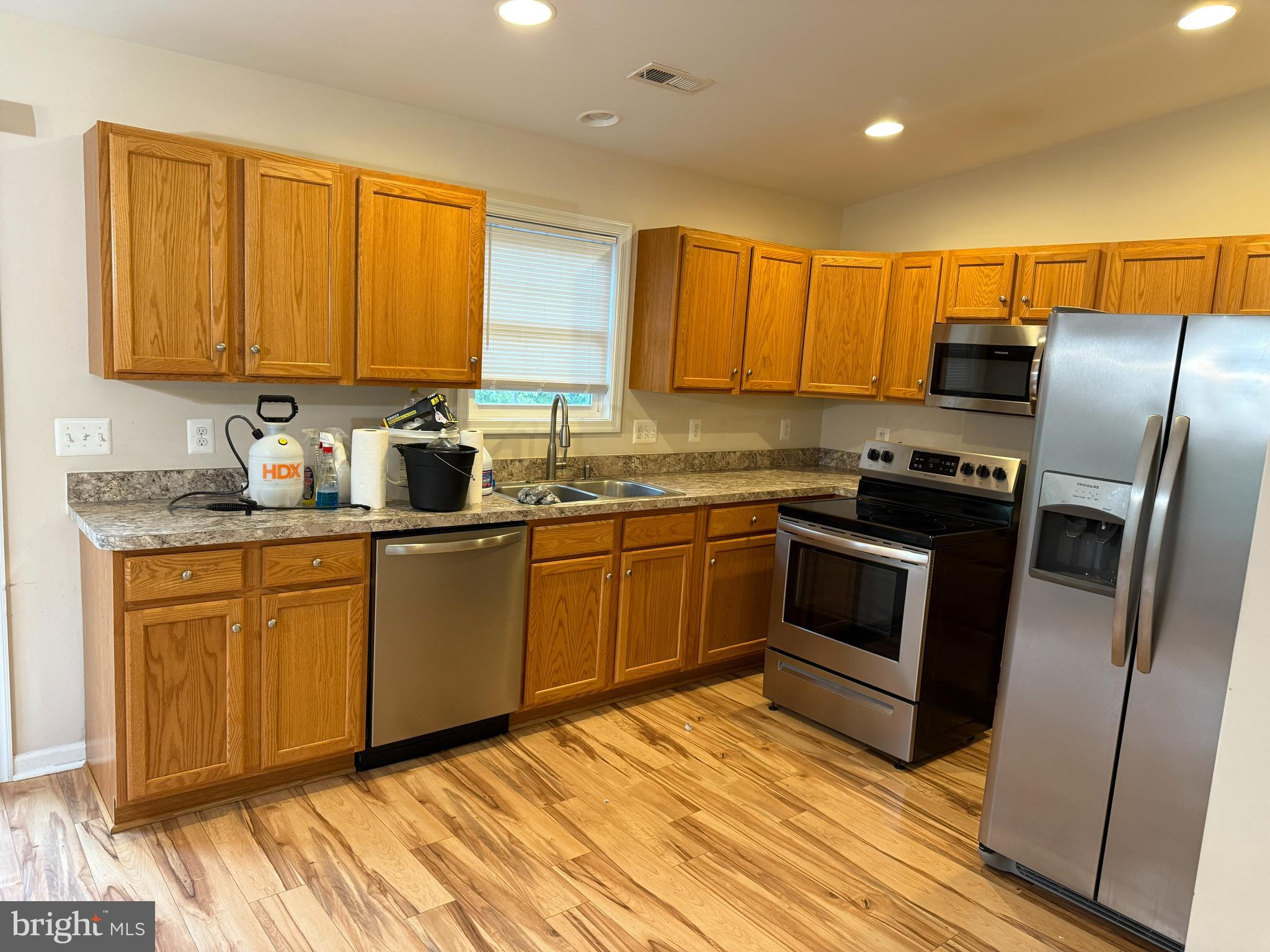 SHEN FARMS RIVERVIEW - Residential Lease