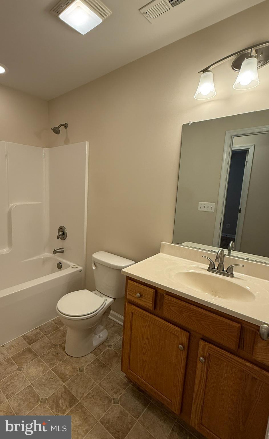 SHEN FARMS RIVERVIEW - Residential Lease