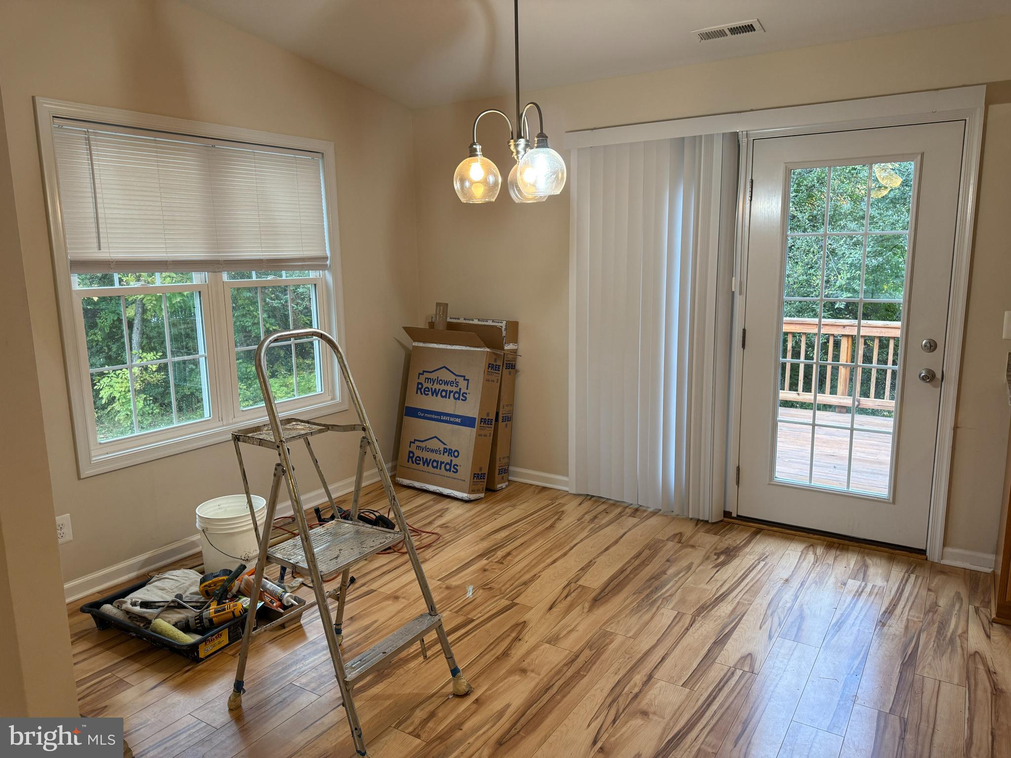 SHEN FARMS RIVERVIEW - Residential Lease