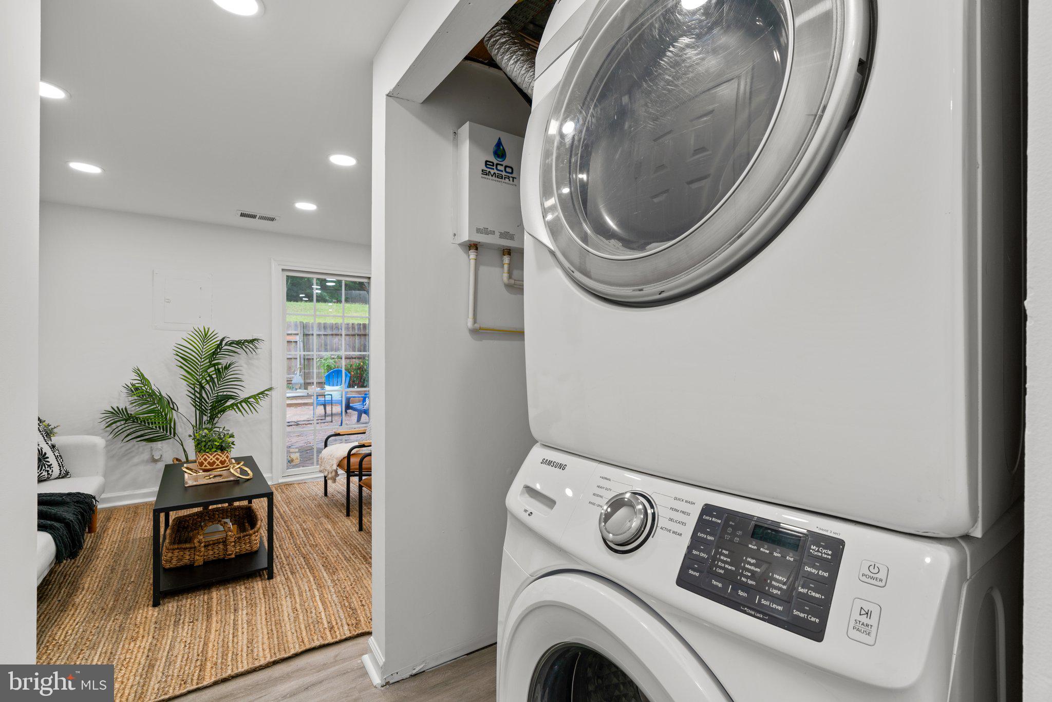 WHISPERING WOODS - Residential