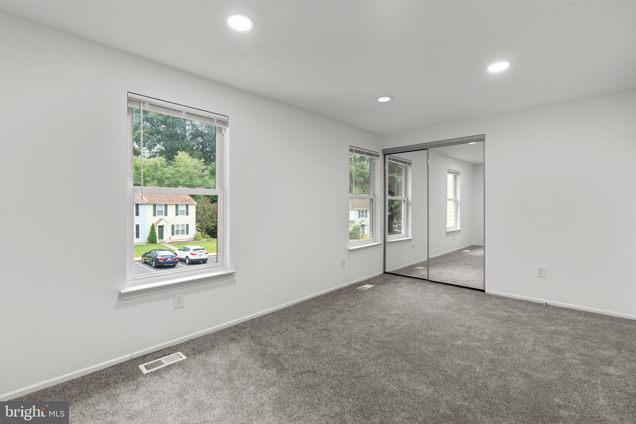 WHISPERING WOODS - Residential