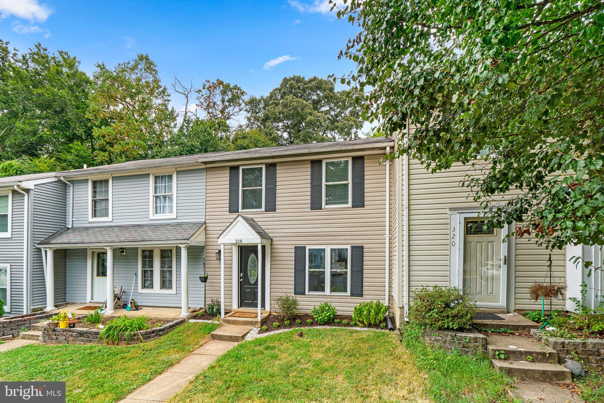 WHISPERING WOODS - Residential