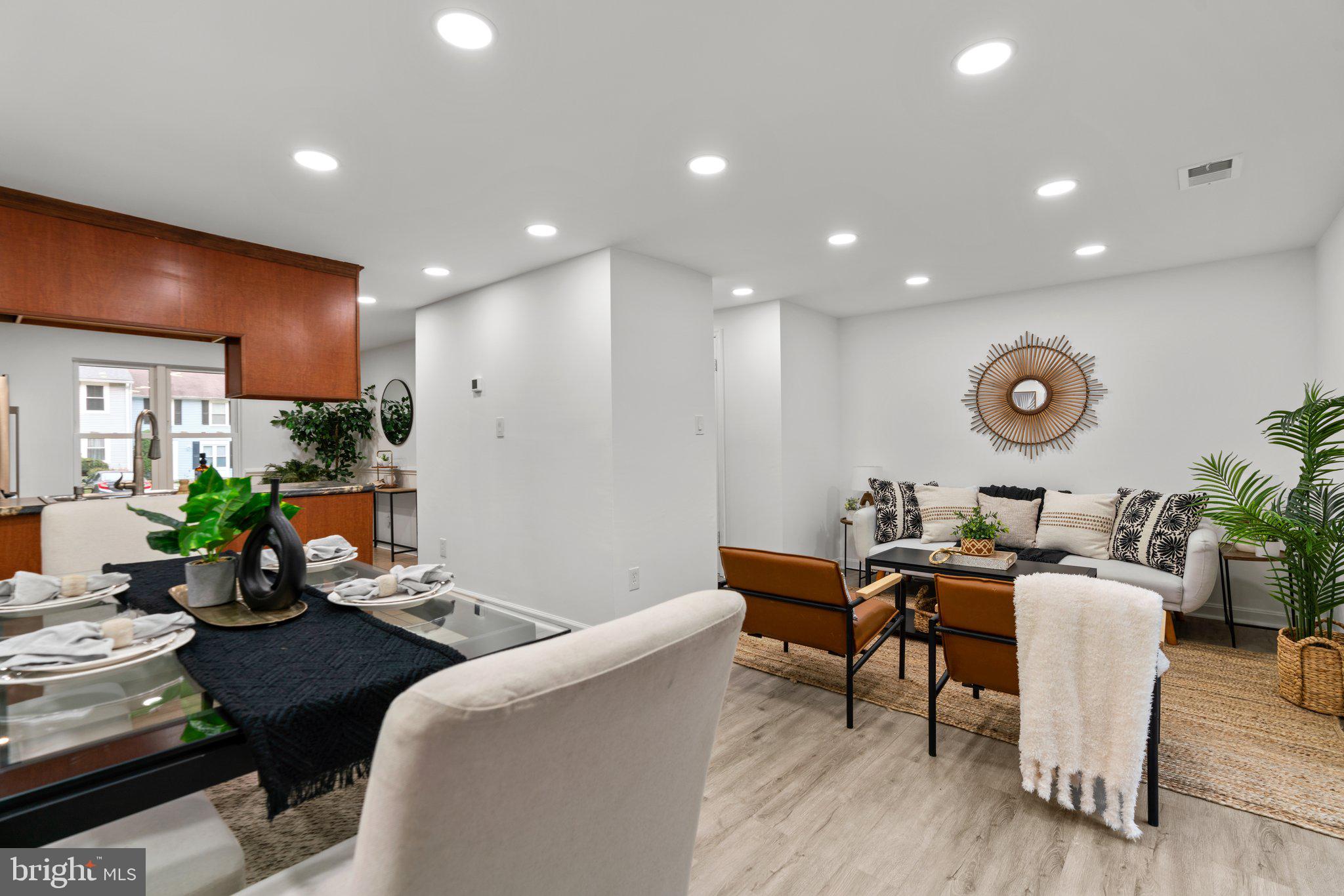 WHISPERING WOODS - Residential