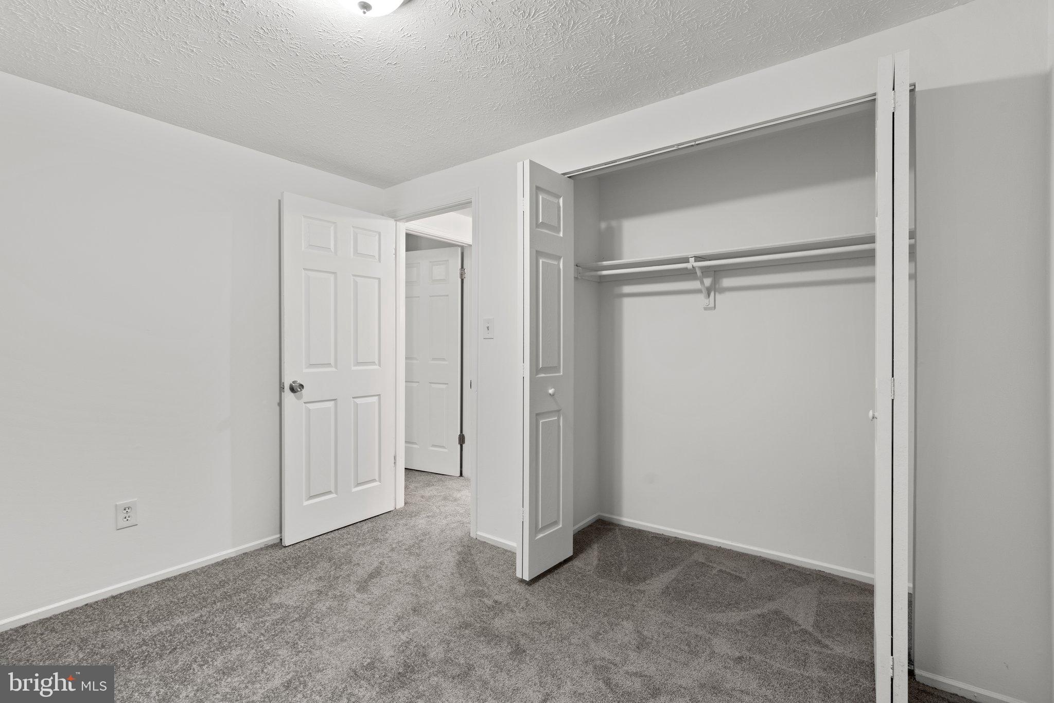 WHISPERING WOODS - Residential