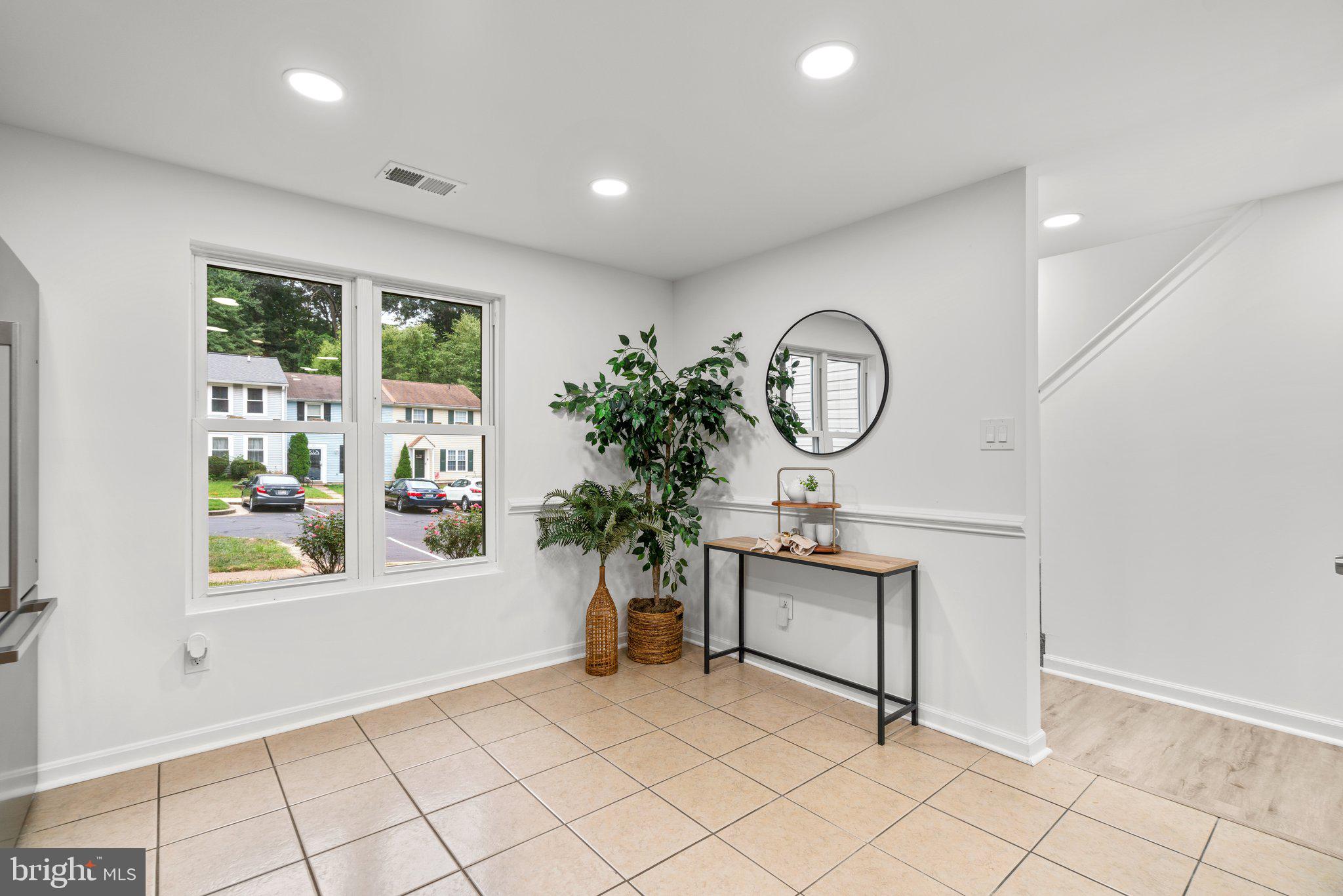 WHISPERING WOODS - Residential