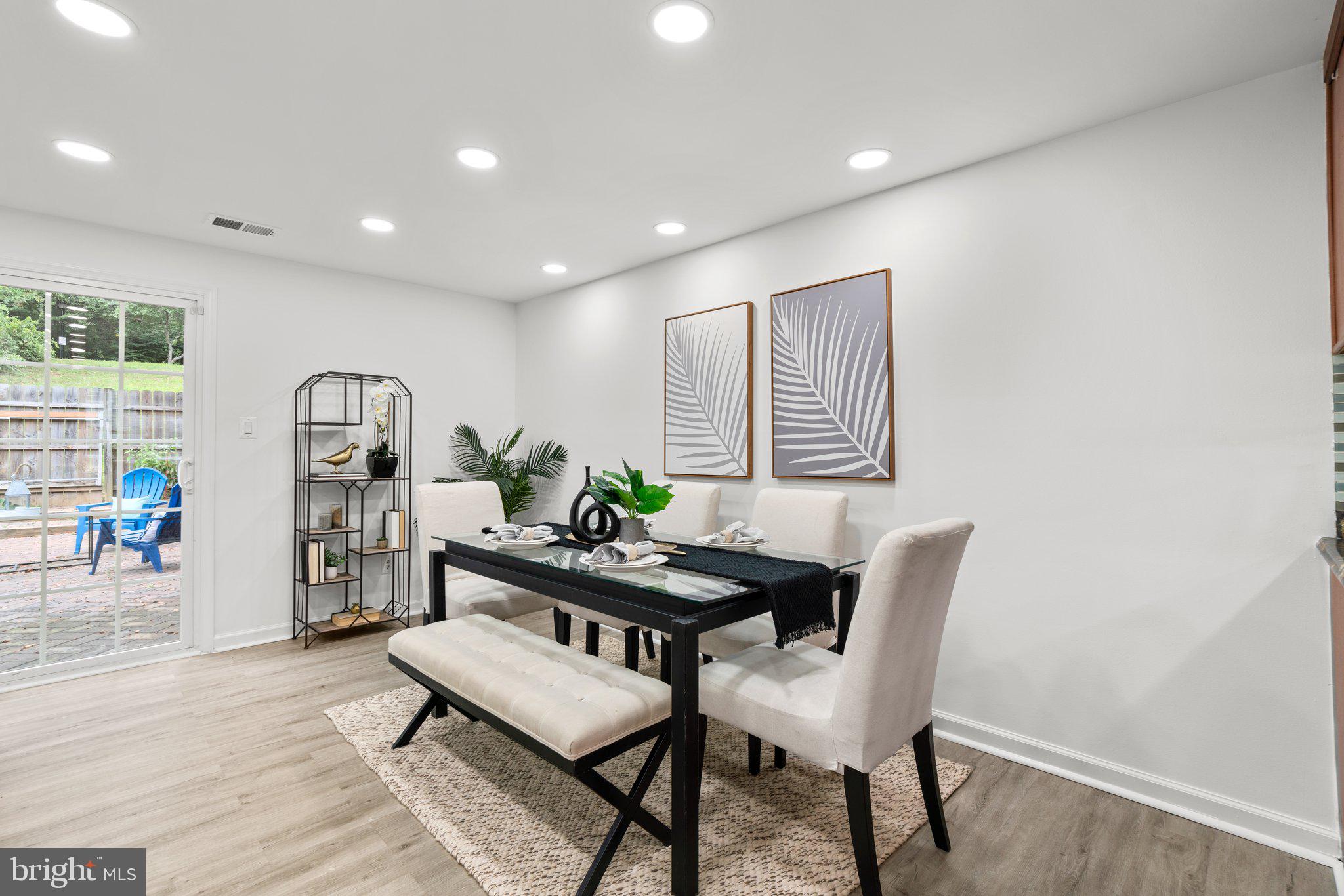 WHISPERING WOODS - Residential