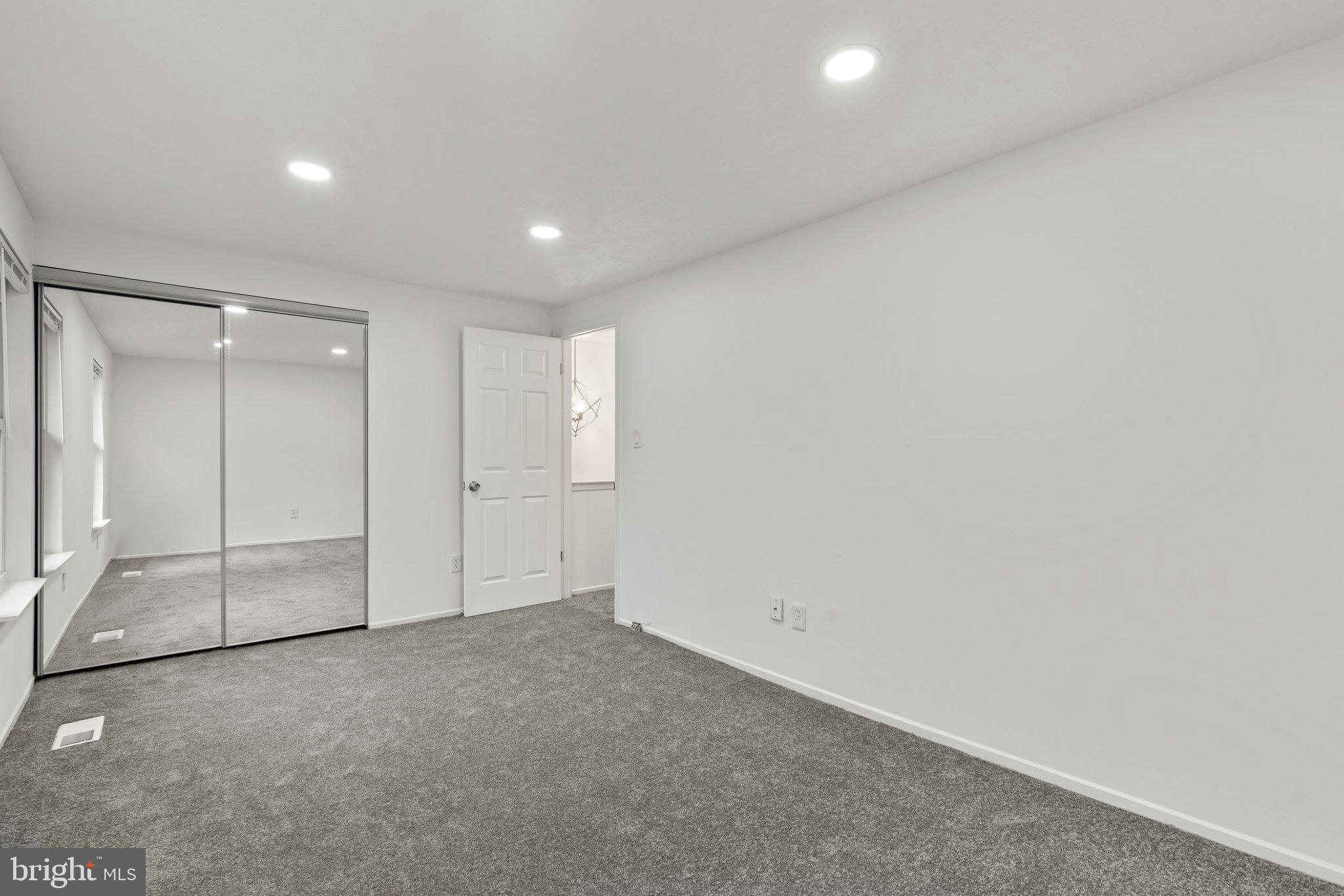 WHISPERING WOODS - Residential