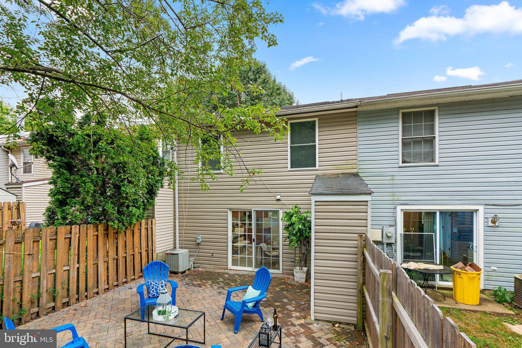 WHISPERING WOODS - Residential