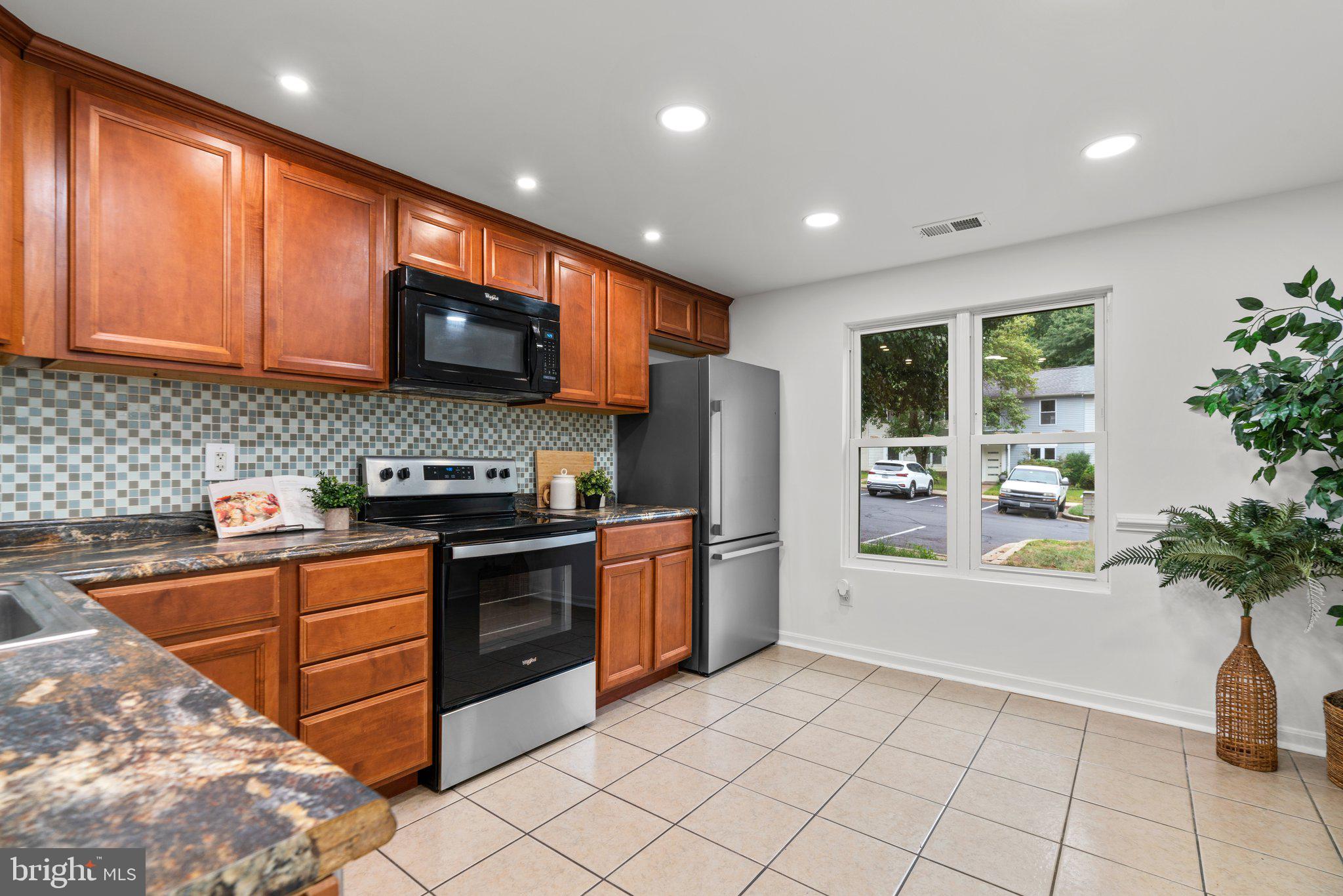 WHISPERING WOODS - Residential