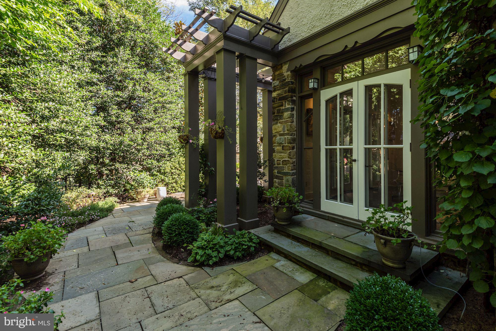 WESLEY HEIGHTS - Residential