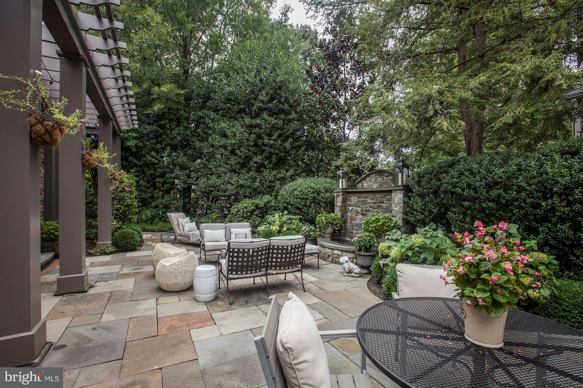 WESLEY HEIGHTS - Residential
