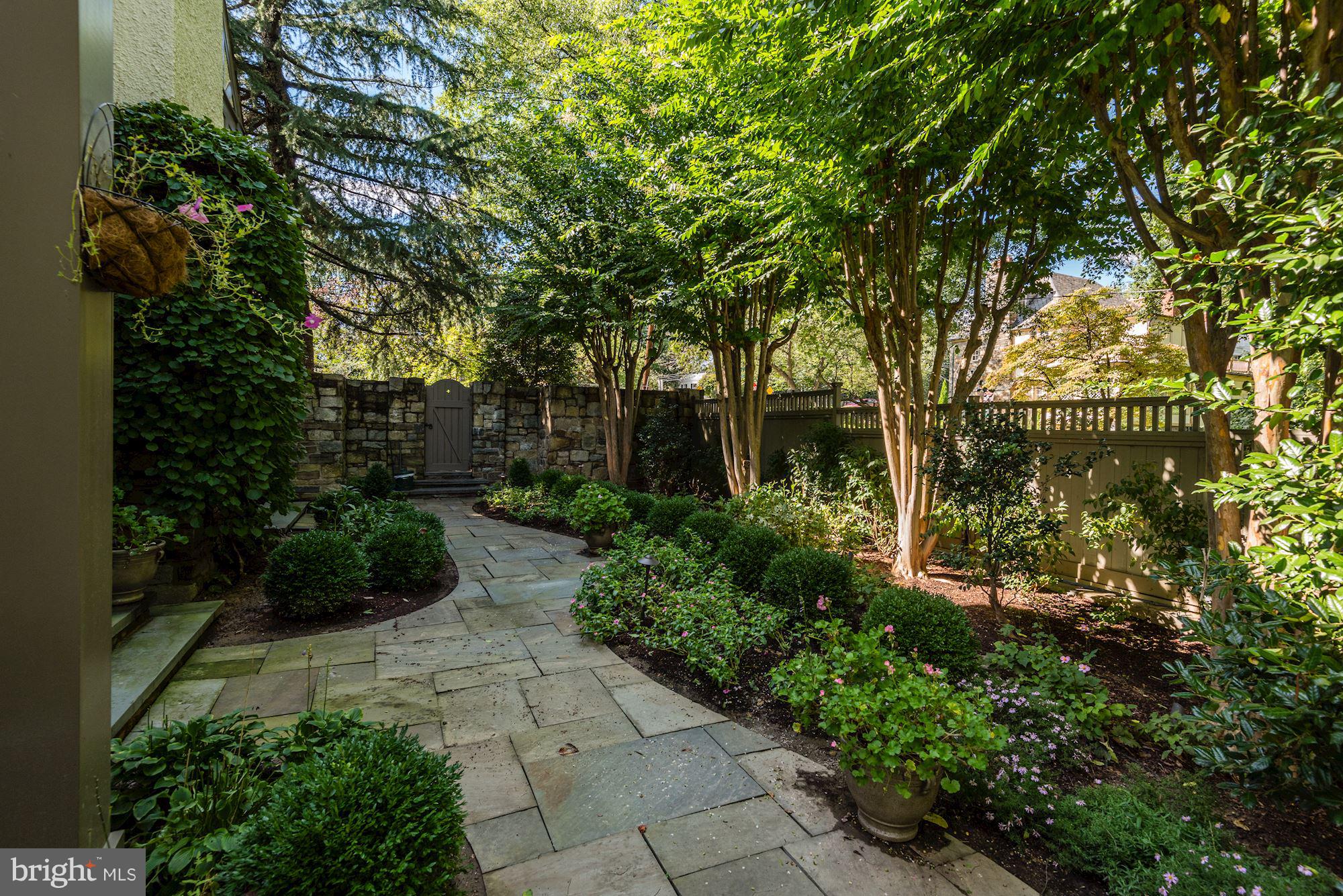 WESLEY HEIGHTS - Residential