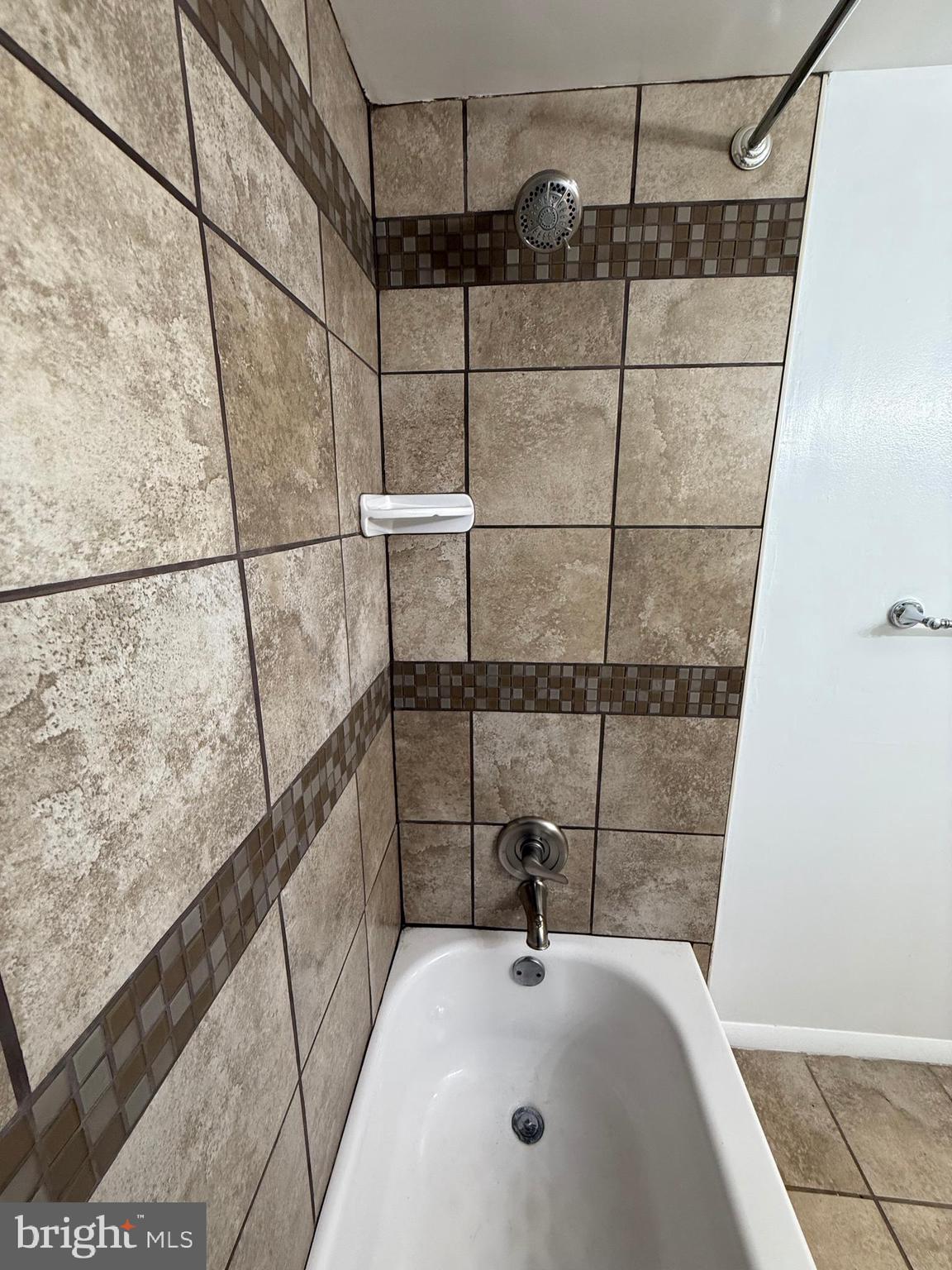 PINES CONDO 01 - Residential