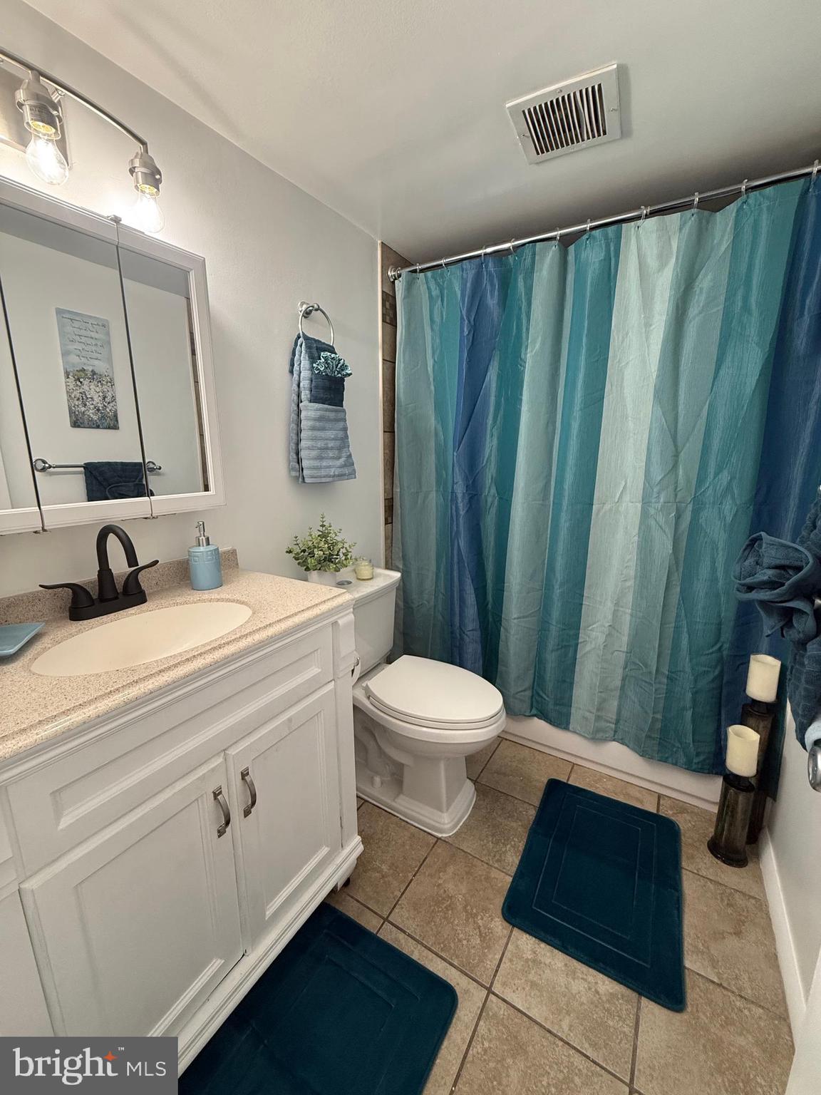 PINES CONDO 01 - Residential