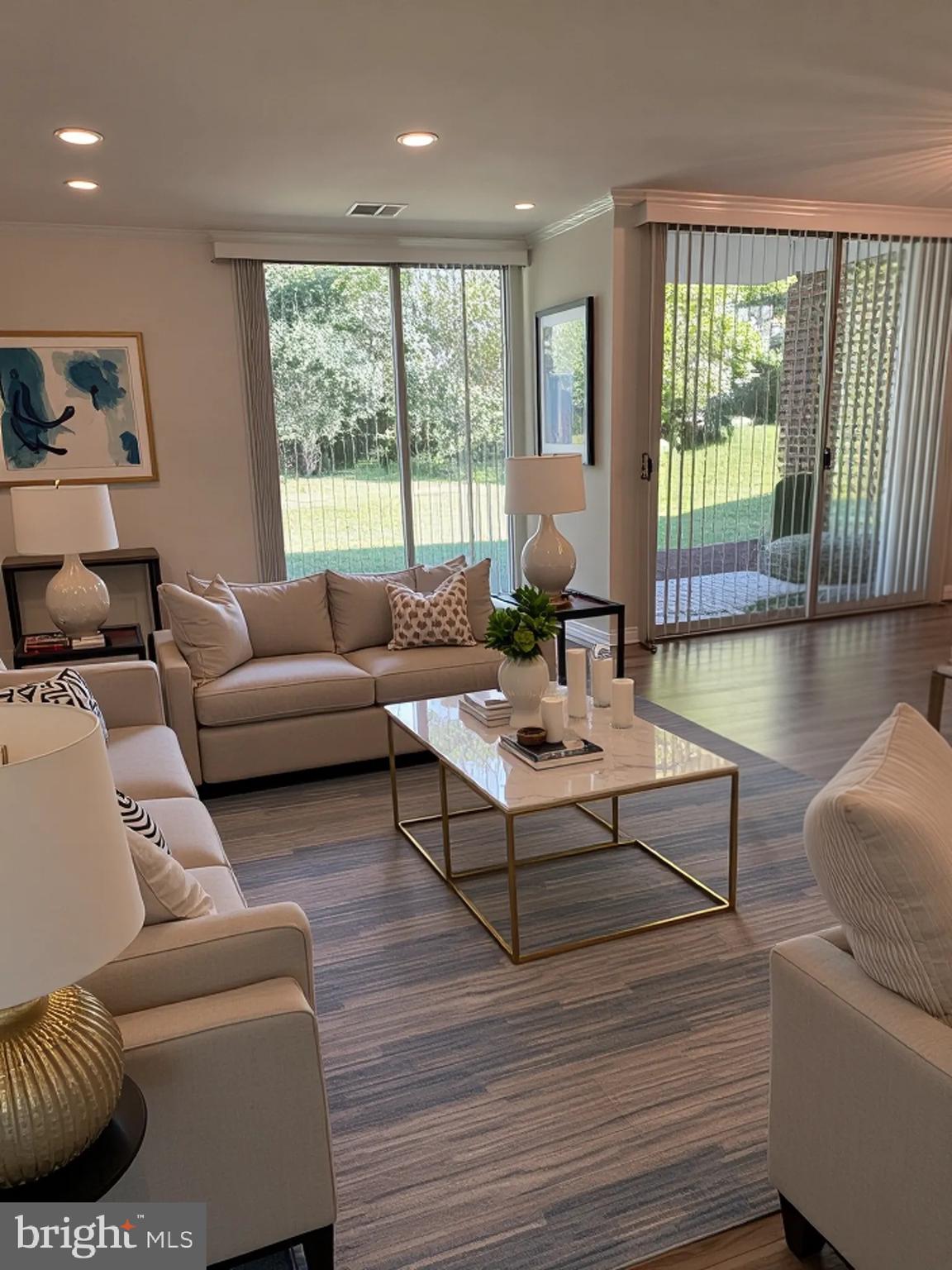 PINES CONDO 01 - Residential