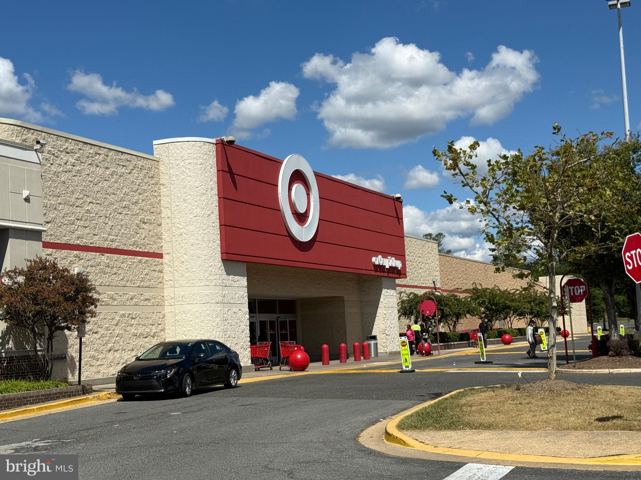 PINES CONDO 01 - Residential