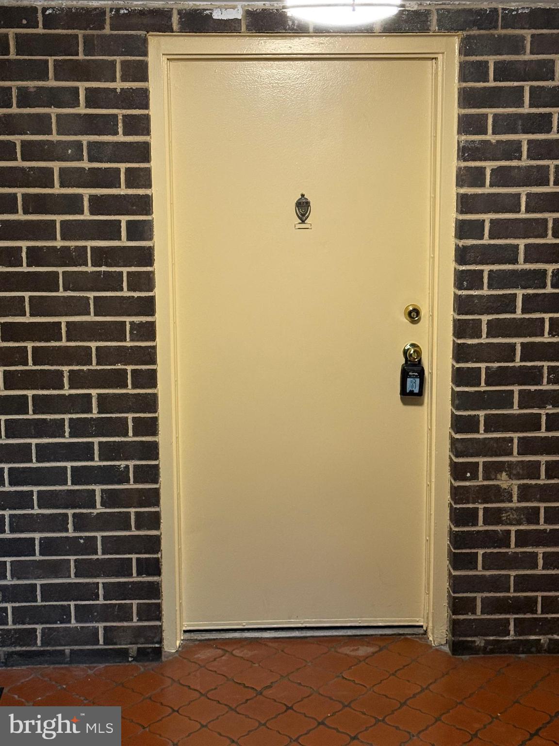 PINES CONDO 01 - Residential