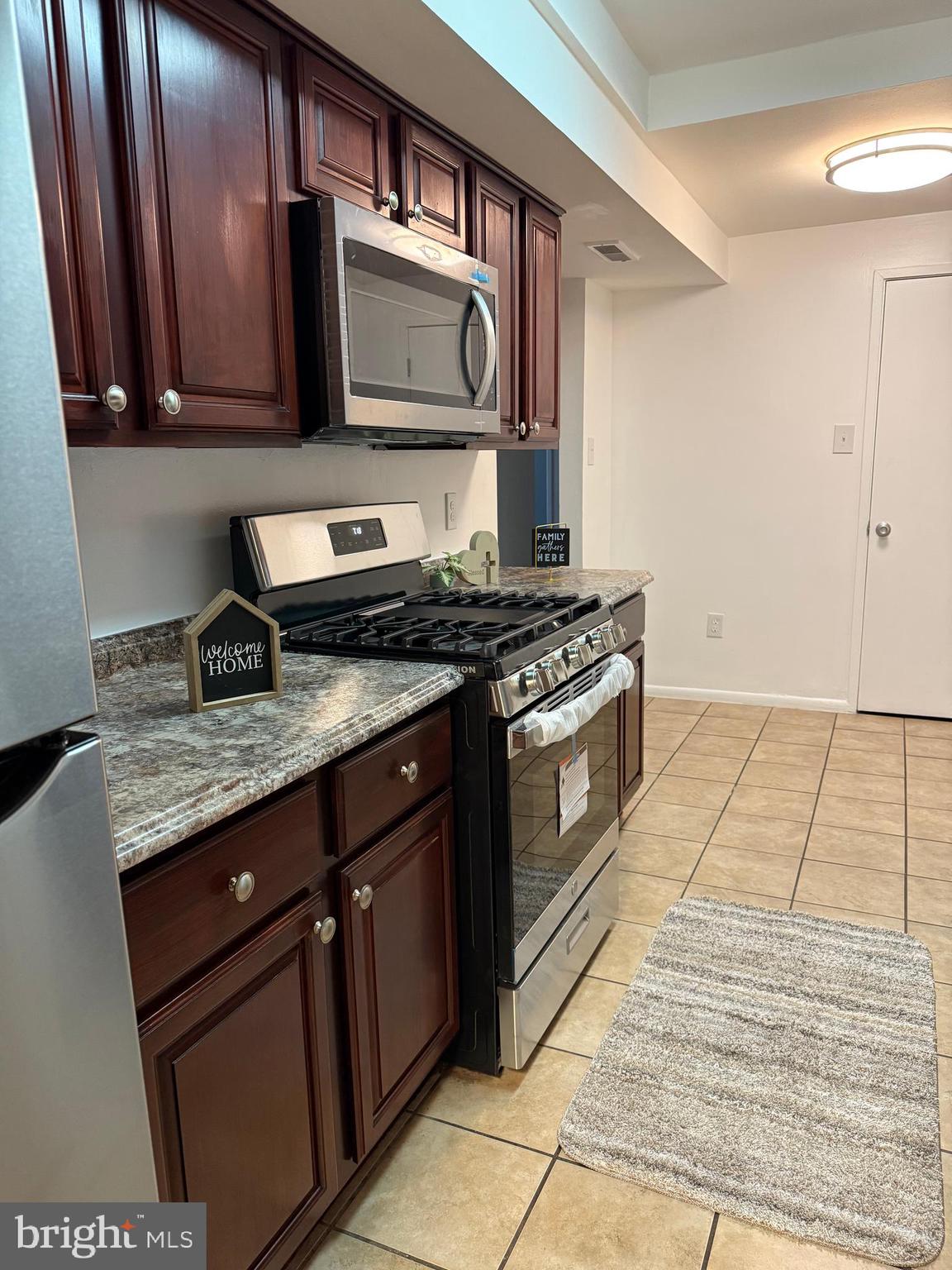 PINES CONDO 01 - Residential