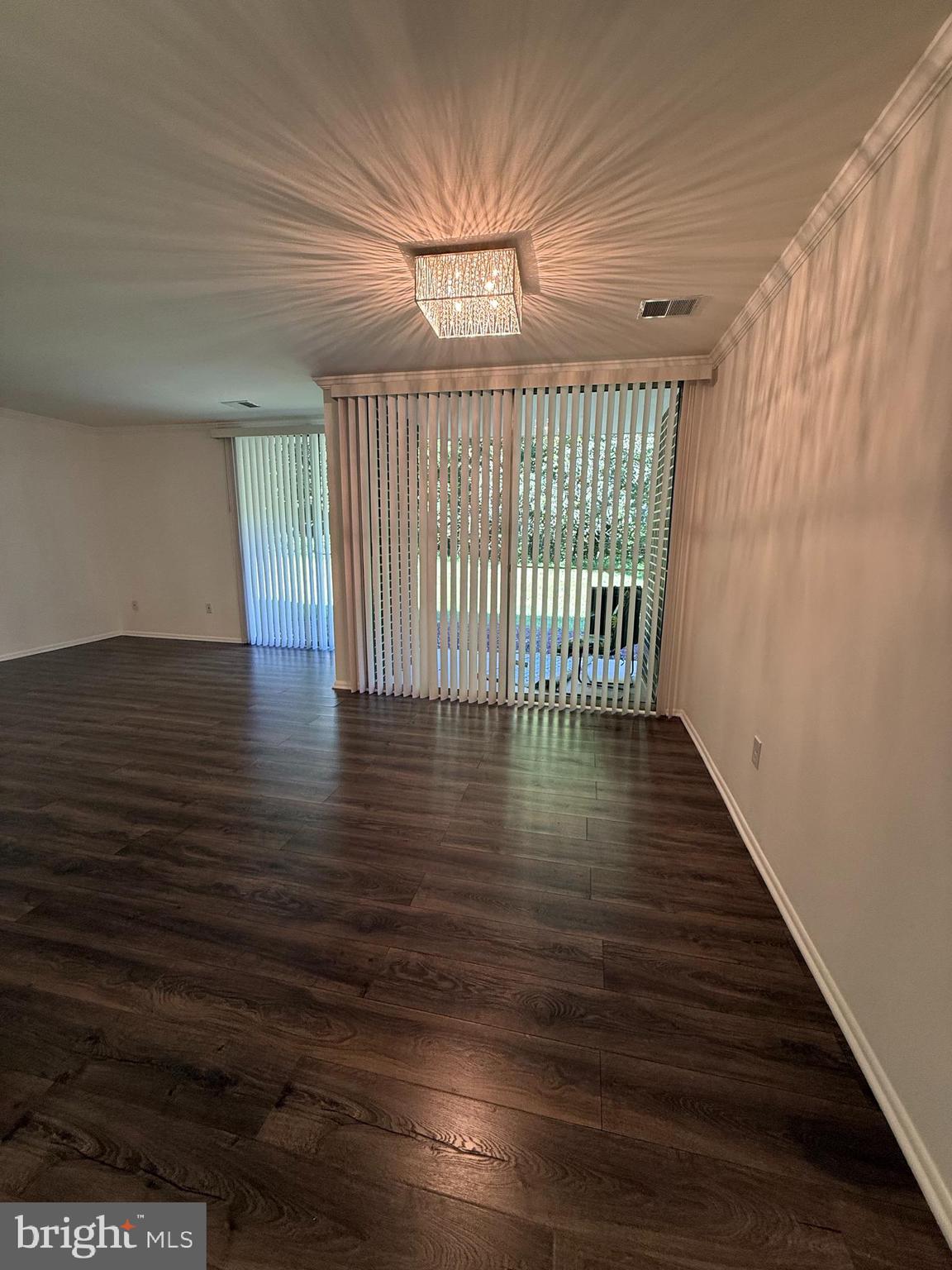 PINES CONDO 01 - Residential