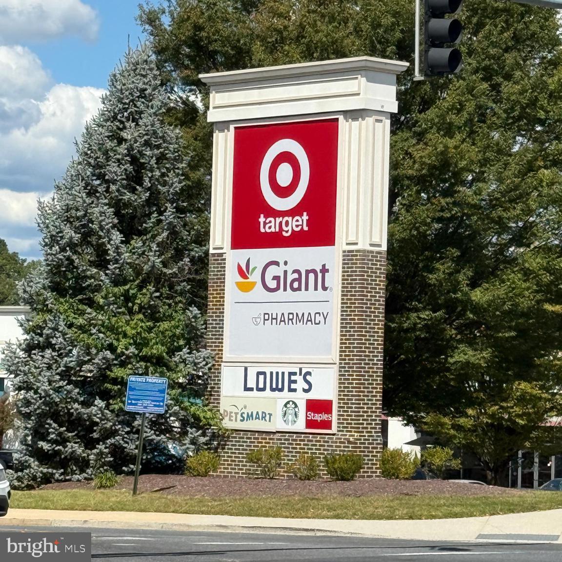 PINES CONDO 01 - Residential