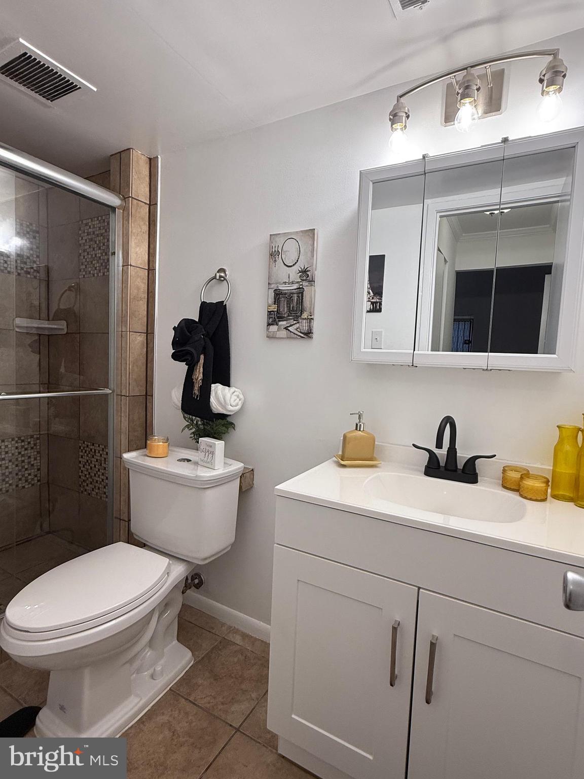 PINES CONDO 01 - Residential