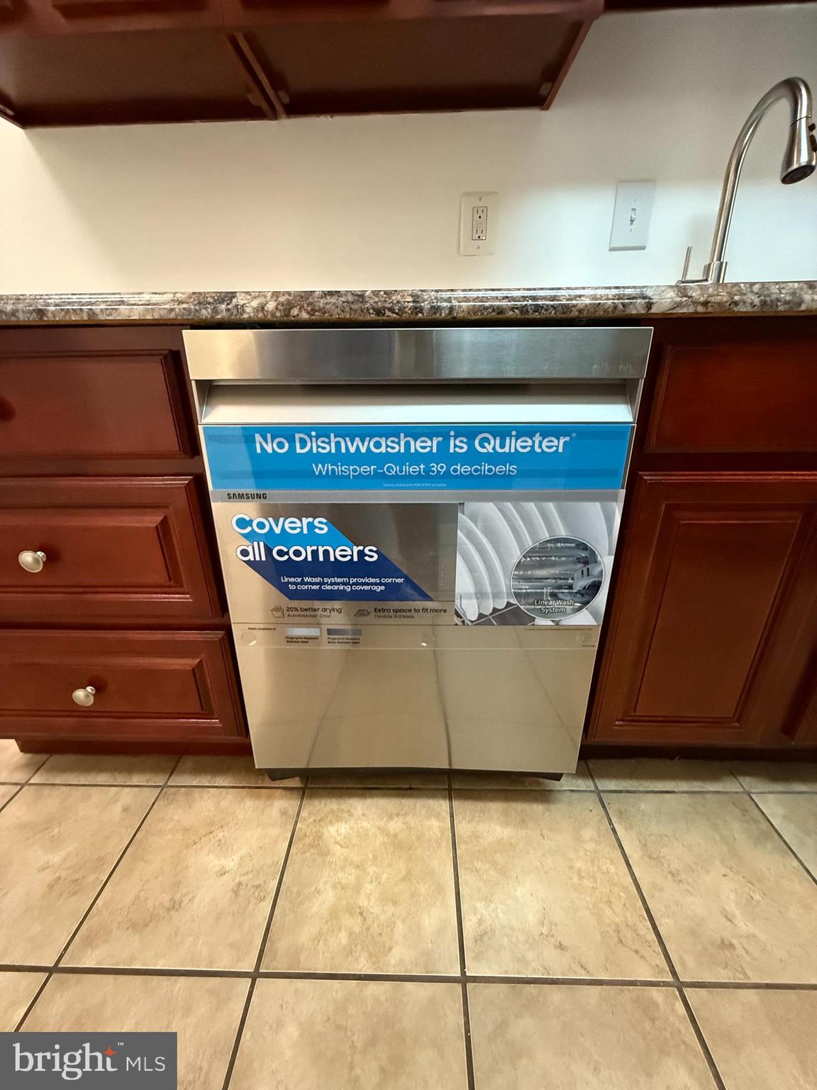 PINES CONDO 01 - Residential