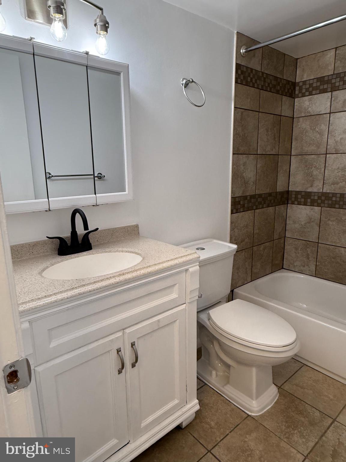 PINES CONDO 01 - Residential