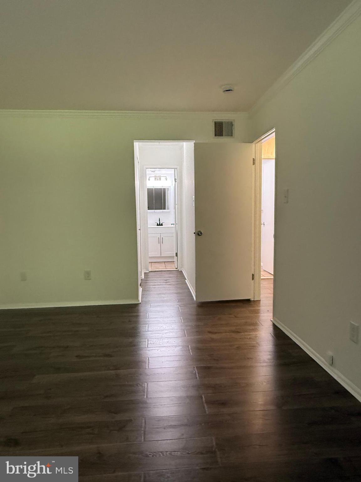 PINES CONDO 01 - Residential