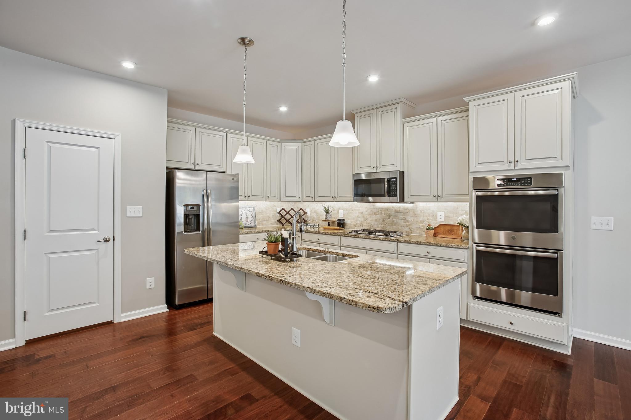 HOADLY MANOR ESTATES - Residential