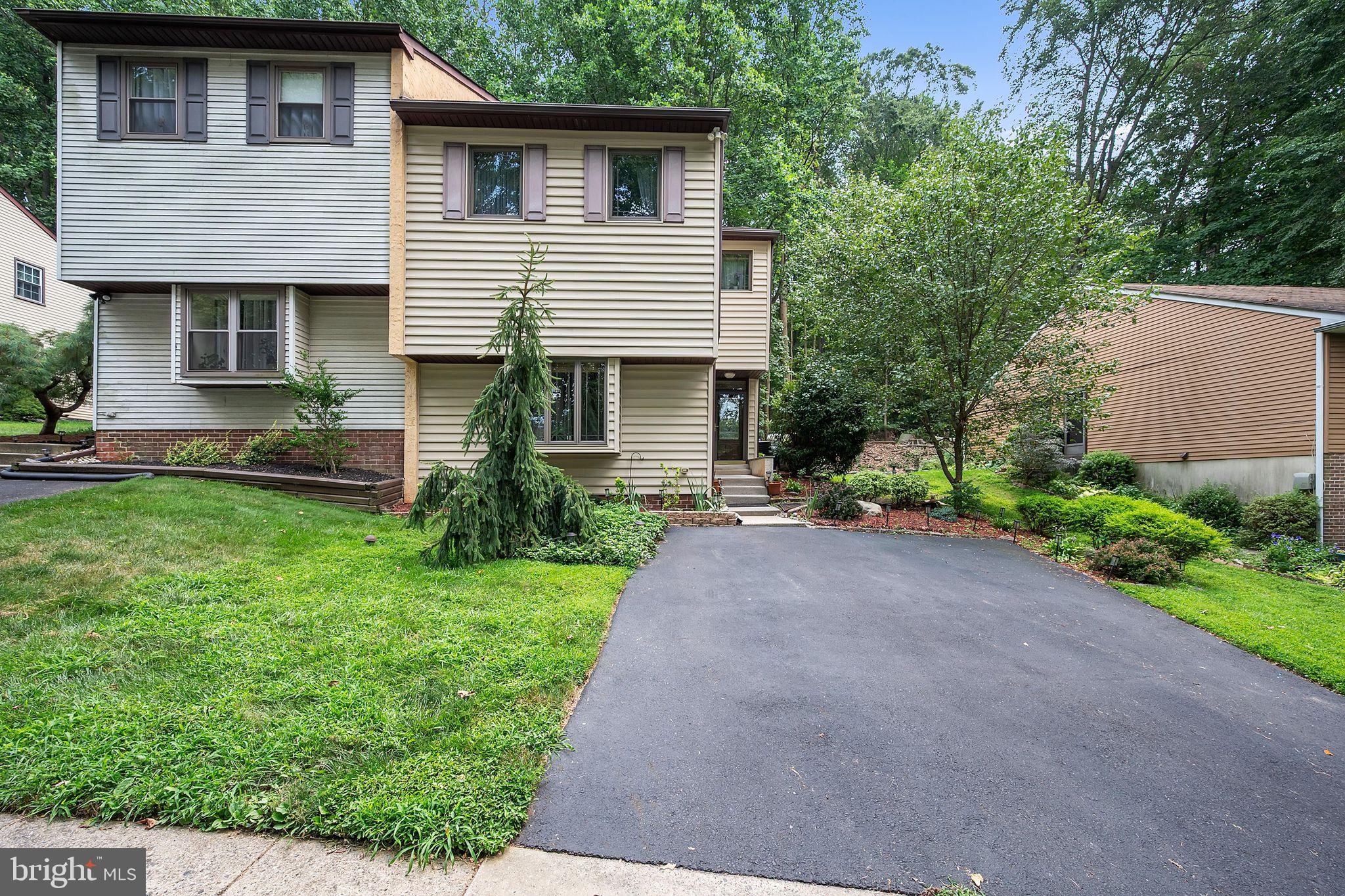 WOODLYN CROSSING - Residential