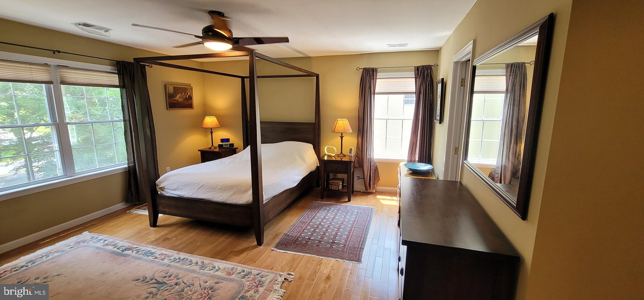 ENGLISH VILLAGE - Residential