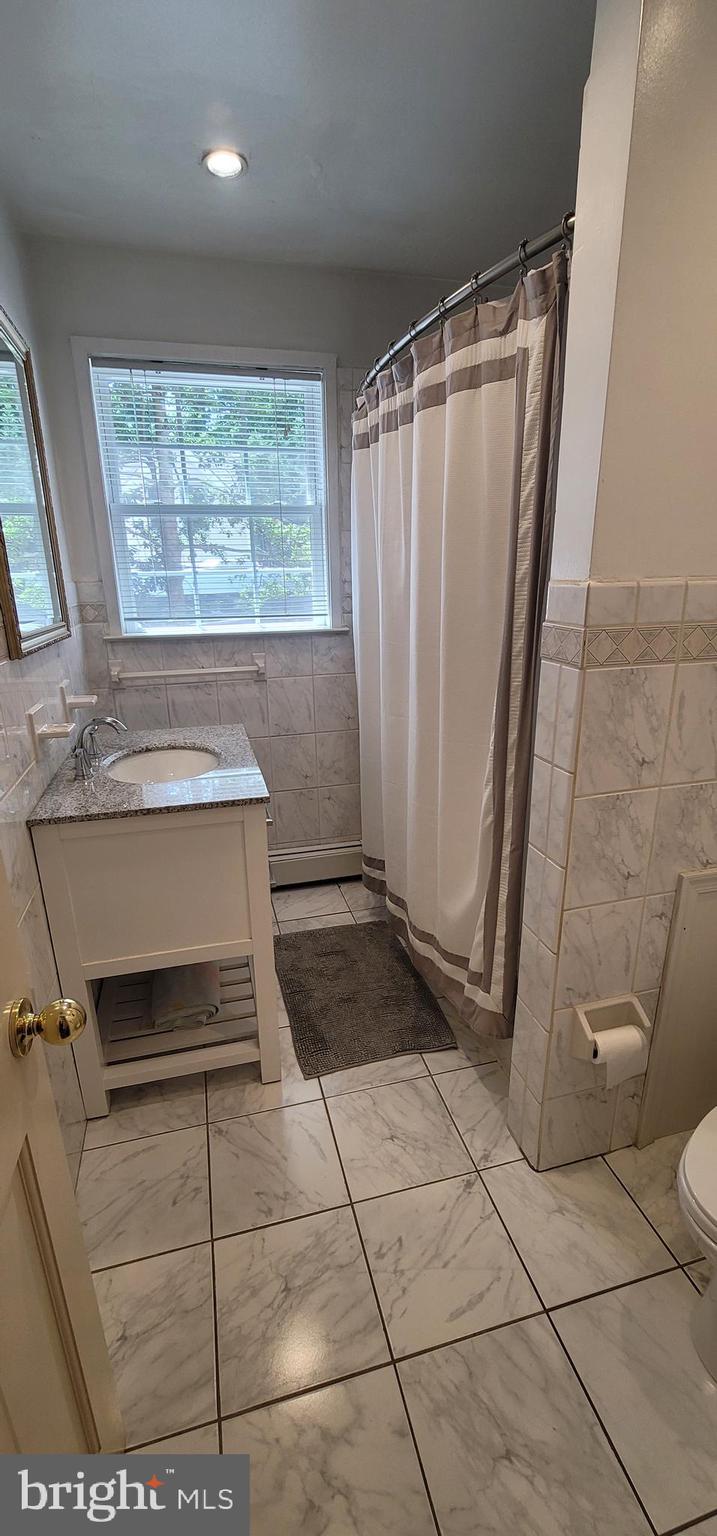 ENGLISH VILLAGE - Residential