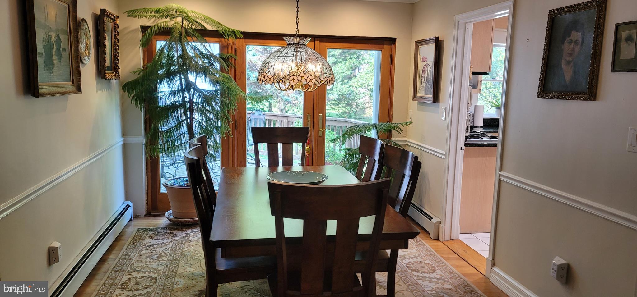 ENGLISH VILLAGE - Residential