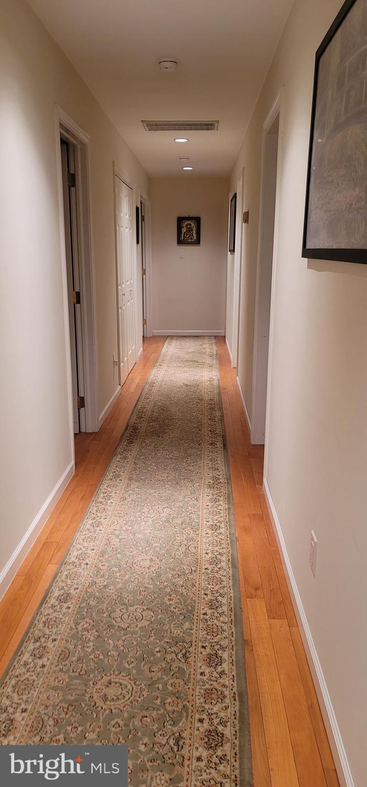 ENGLISH VILLAGE - Residential