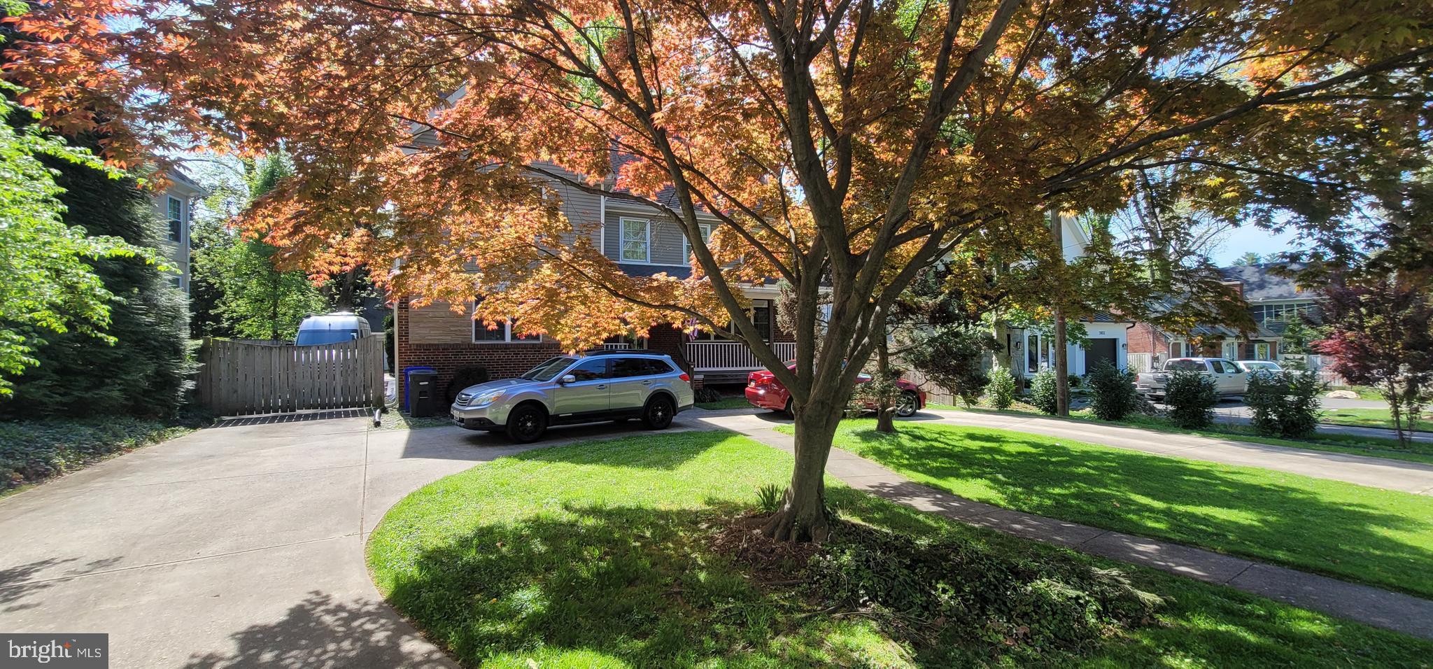 ENGLISH VILLAGE - Residential