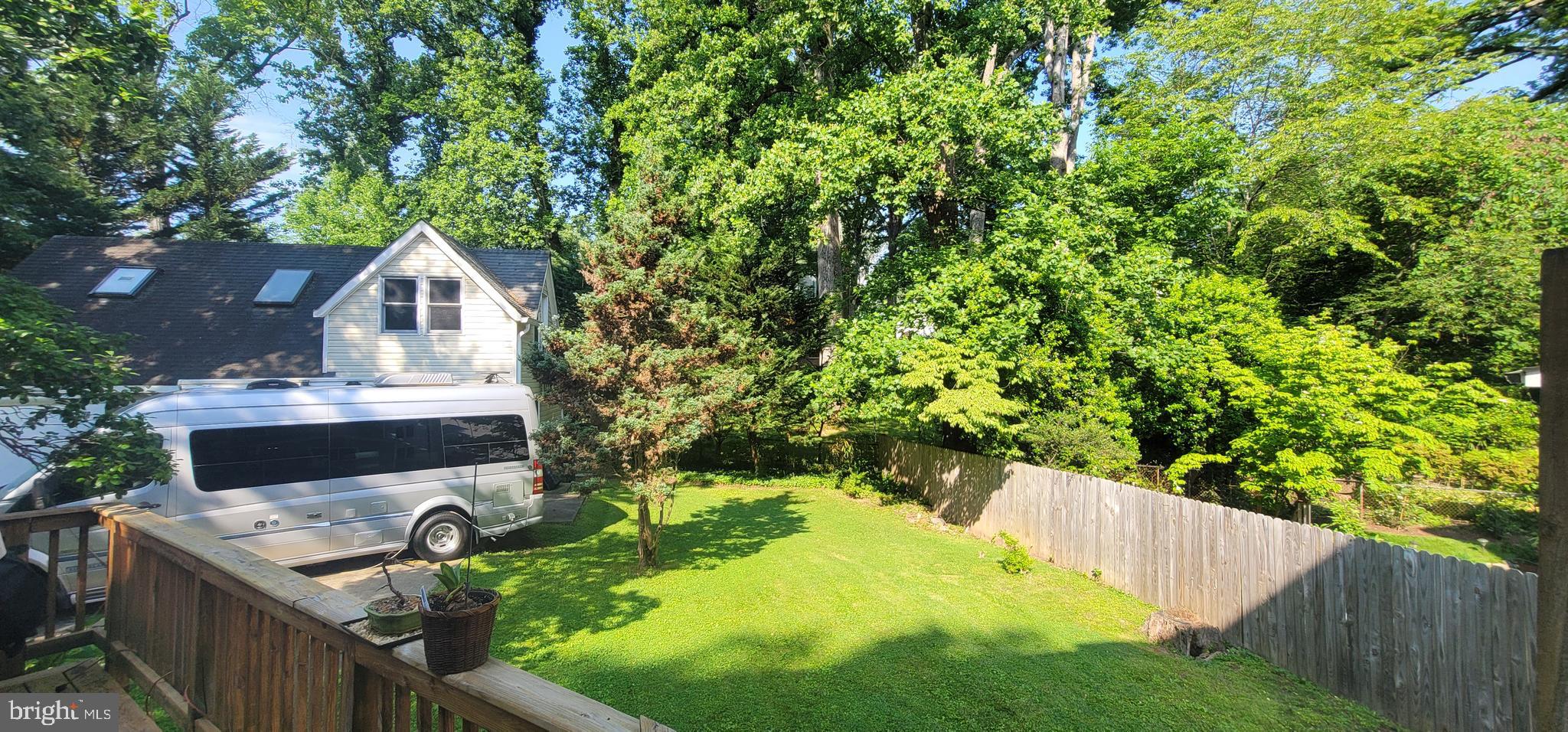 ENGLISH VILLAGE - Residential