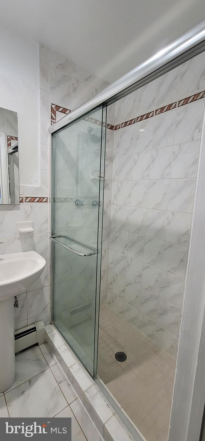 ENGLISH VILLAGE - Residential