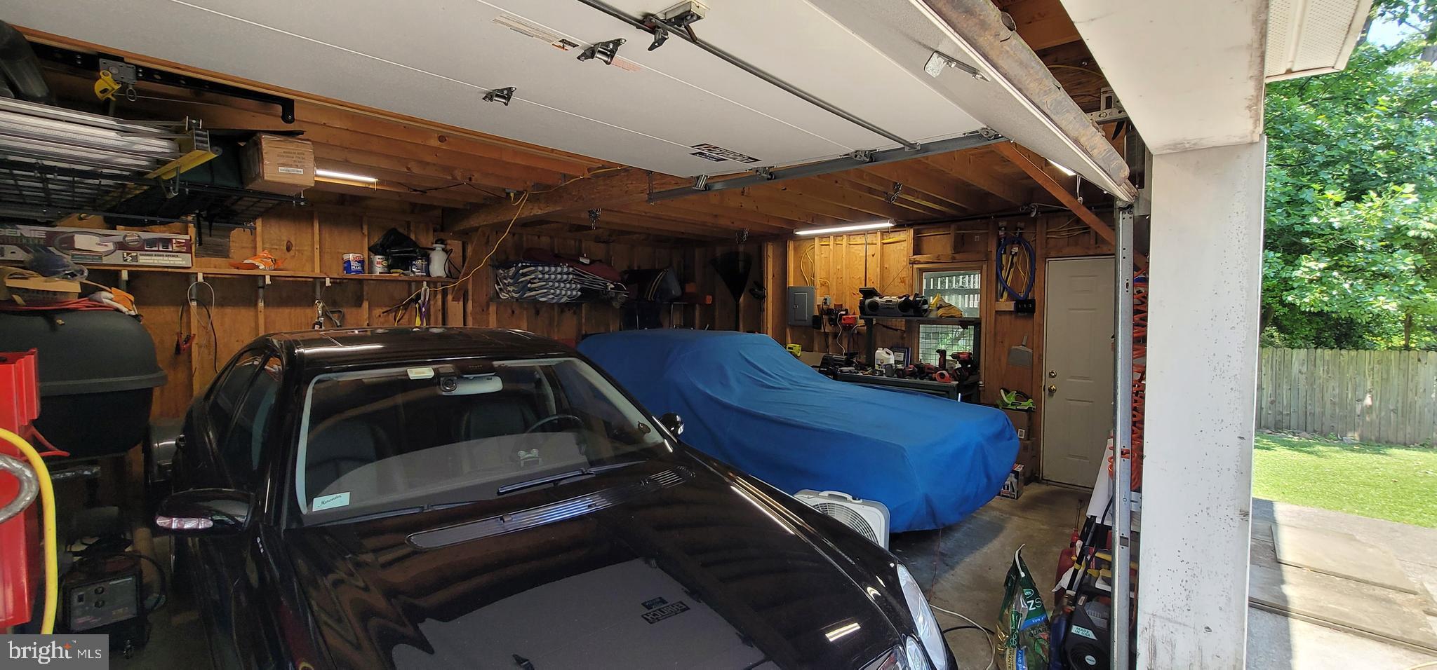 ENGLISH VILLAGE - Residential