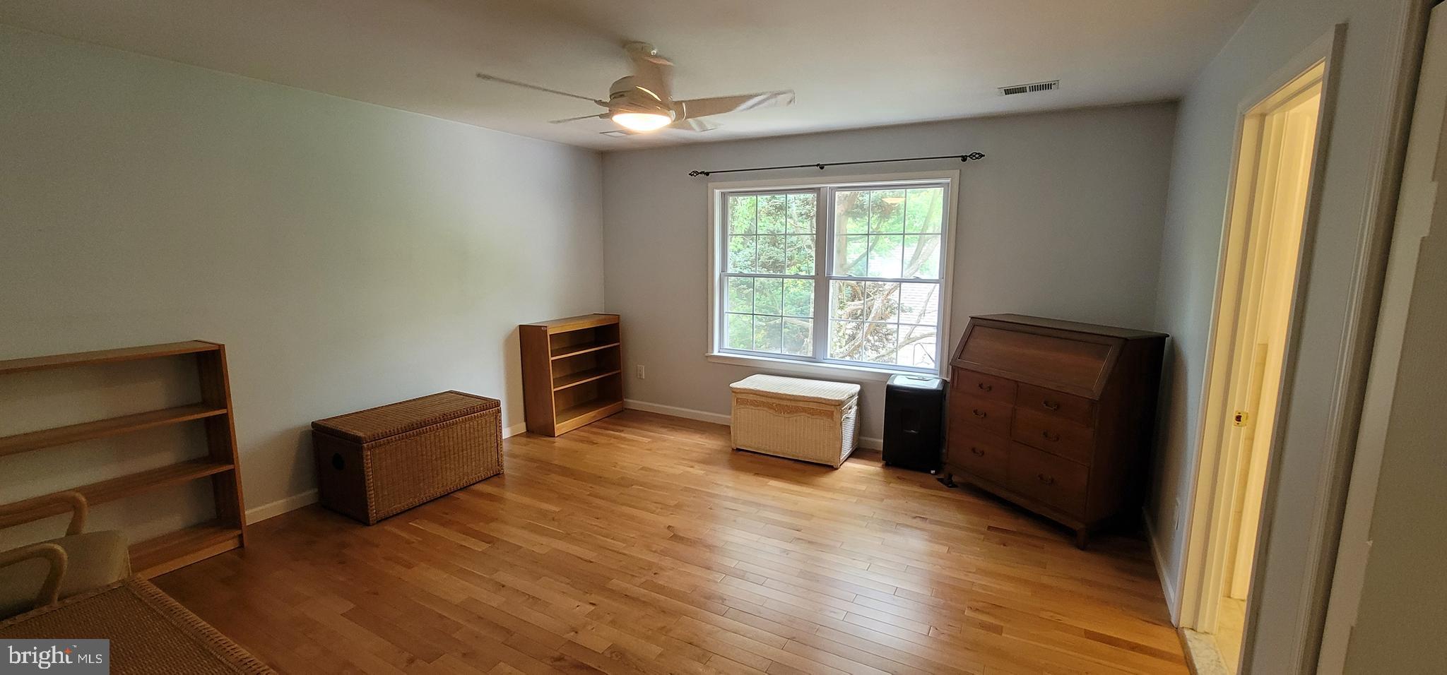 ENGLISH VILLAGE - Residential