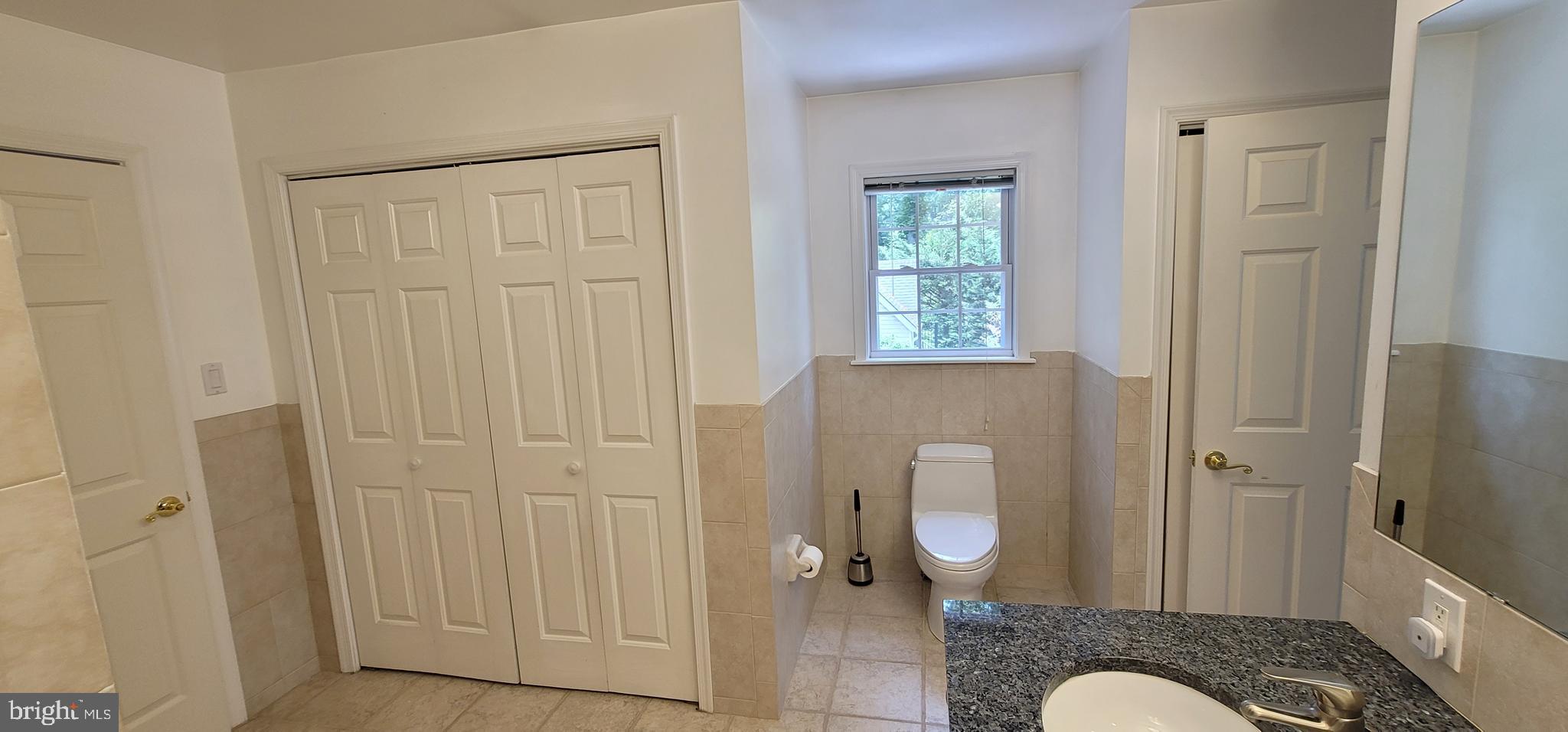 ENGLISH VILLAGE - Residential