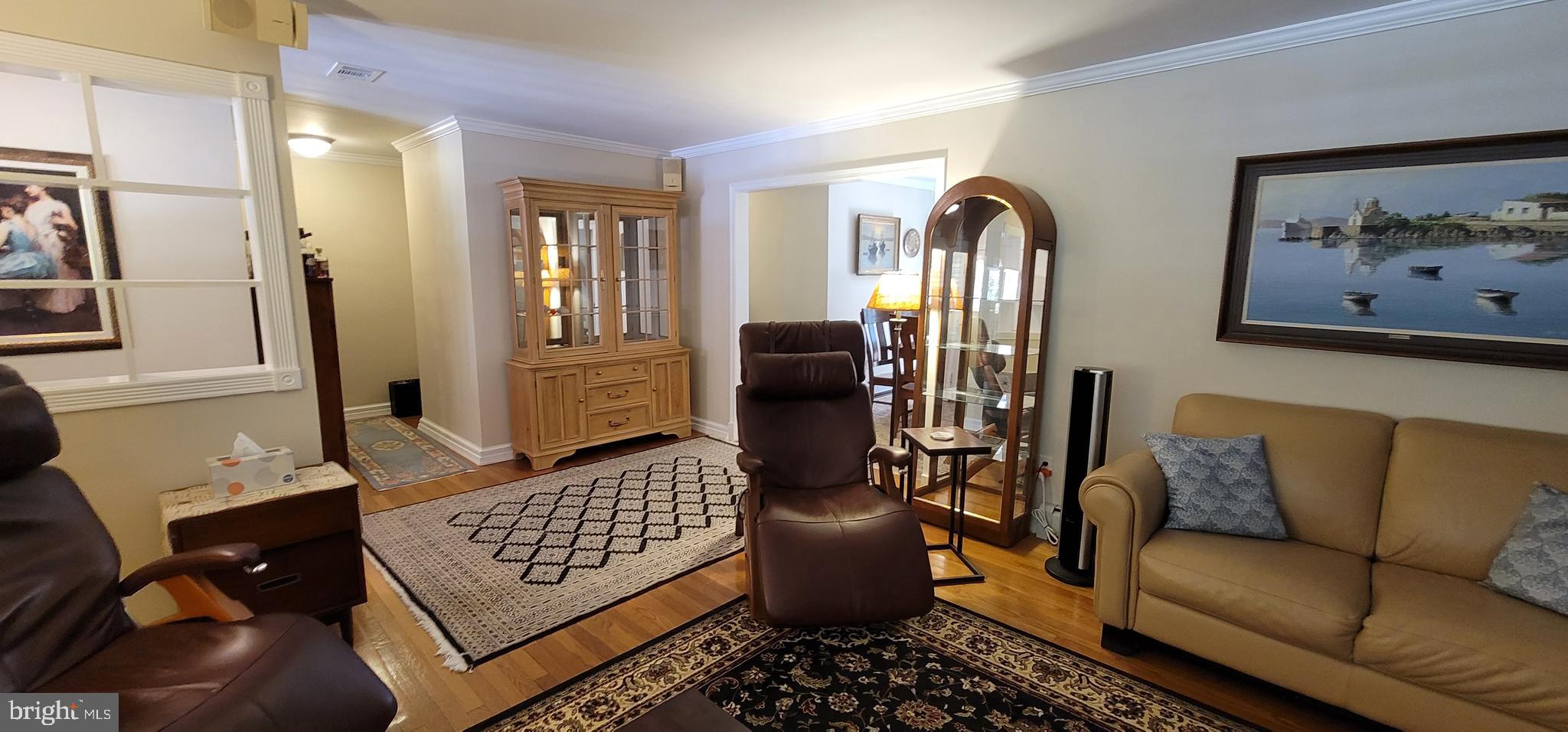 ENGLISH VILLAGE - Residential