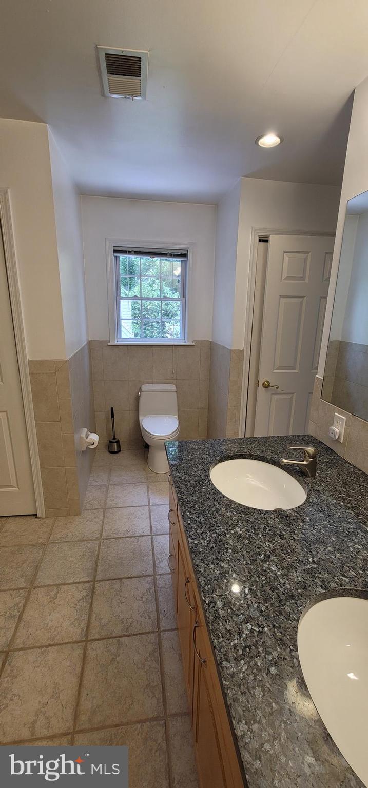 ENGLISH VILLAGE - Residential