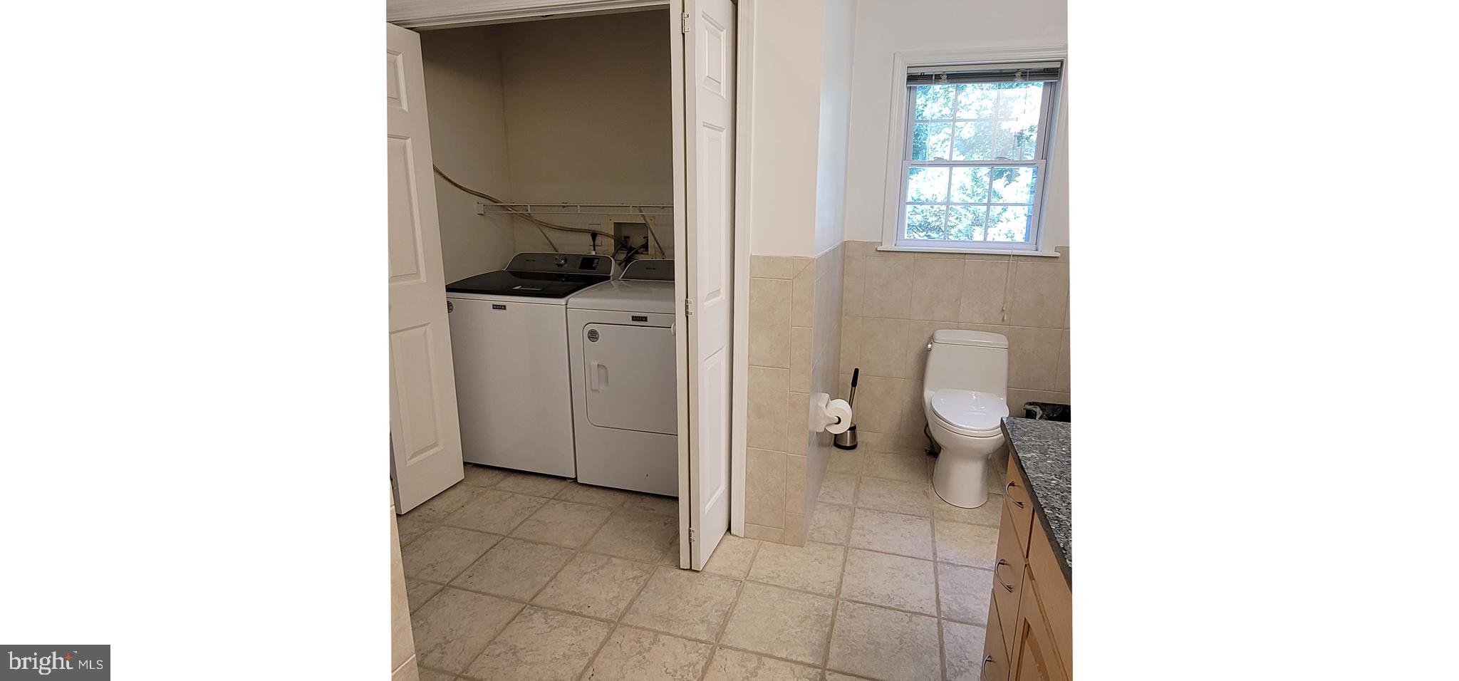 ENGLISH VILLAGE - Residential