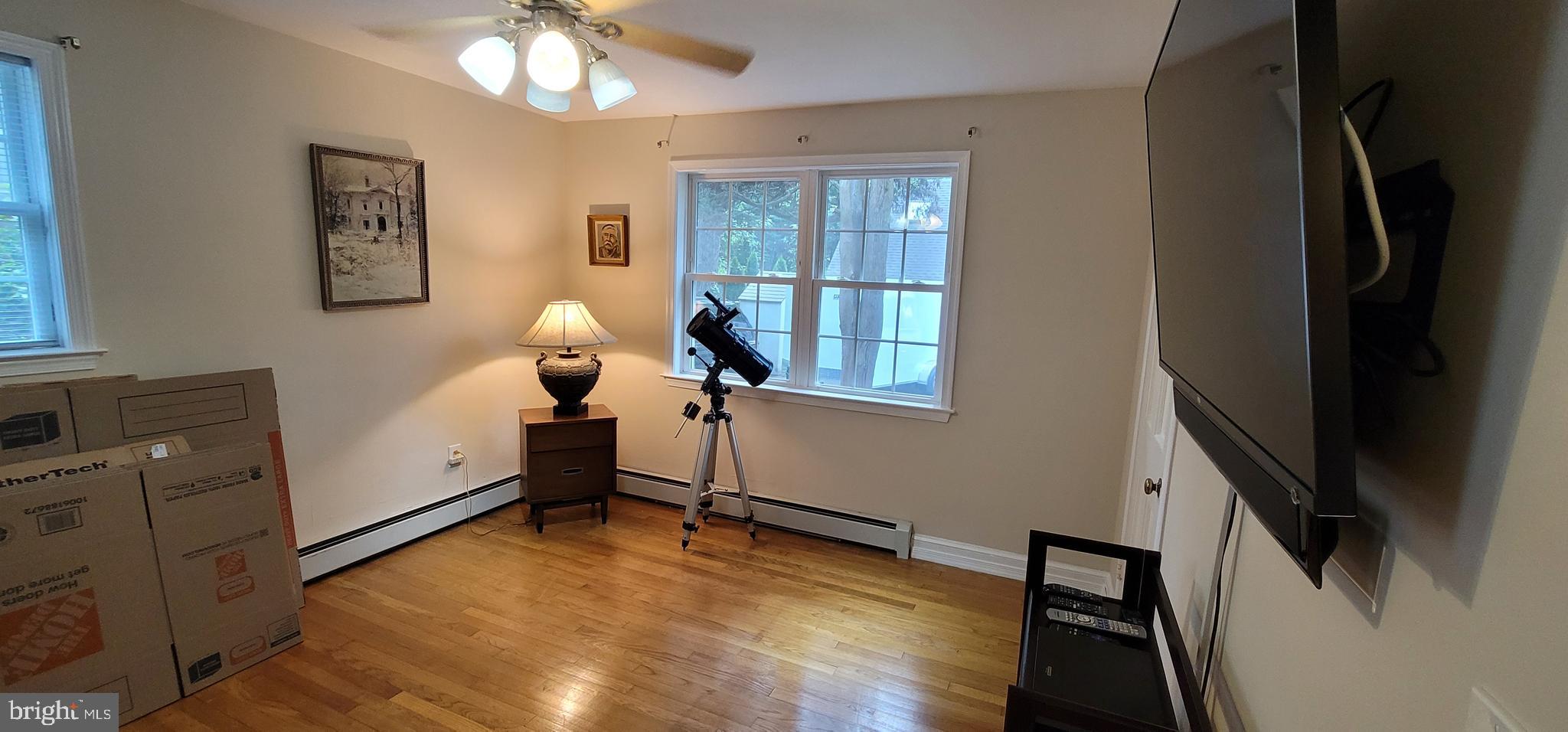 ENGLISH VILLAGE - Residential