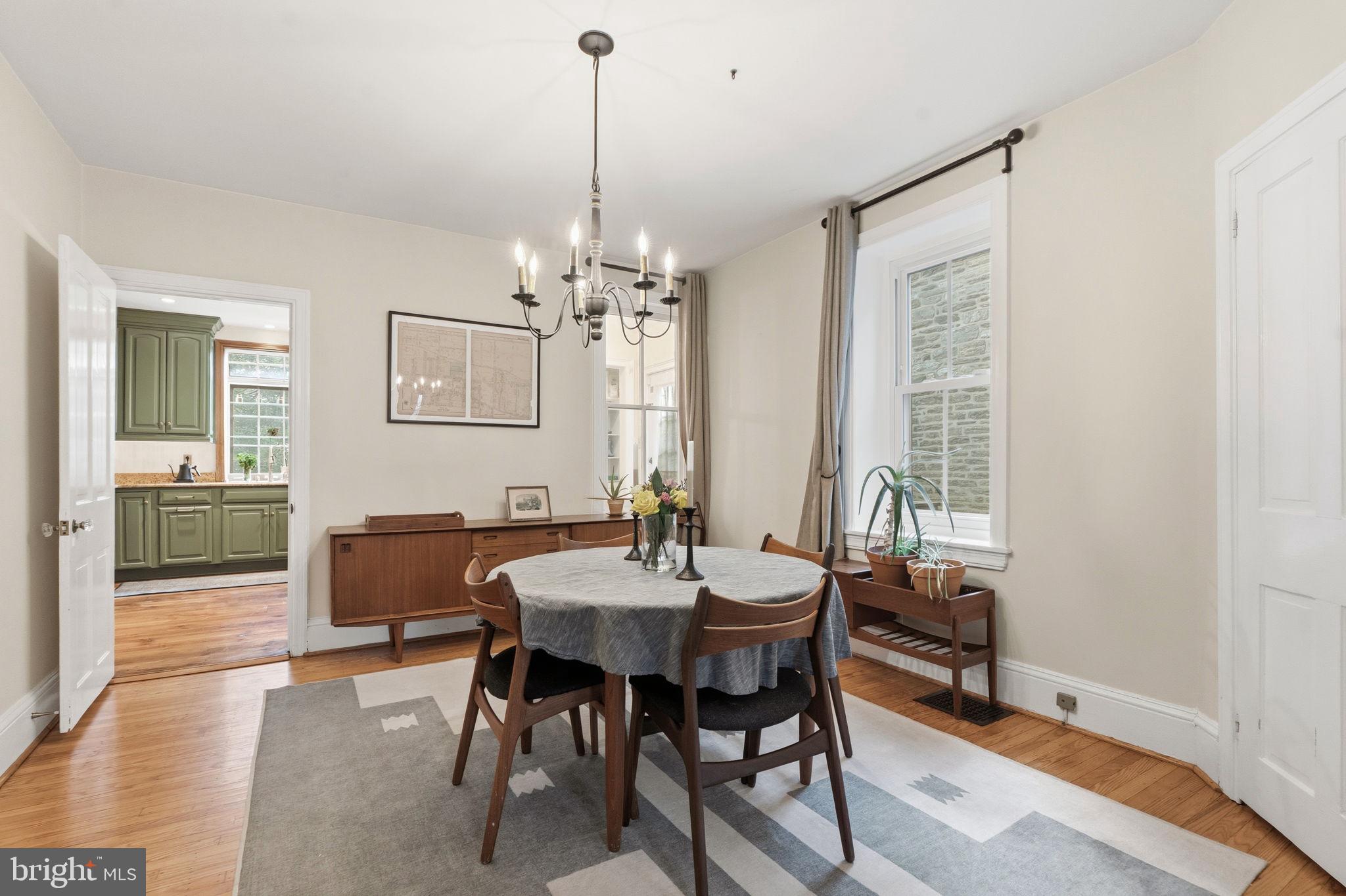 CHESTNUT HILL - Residential