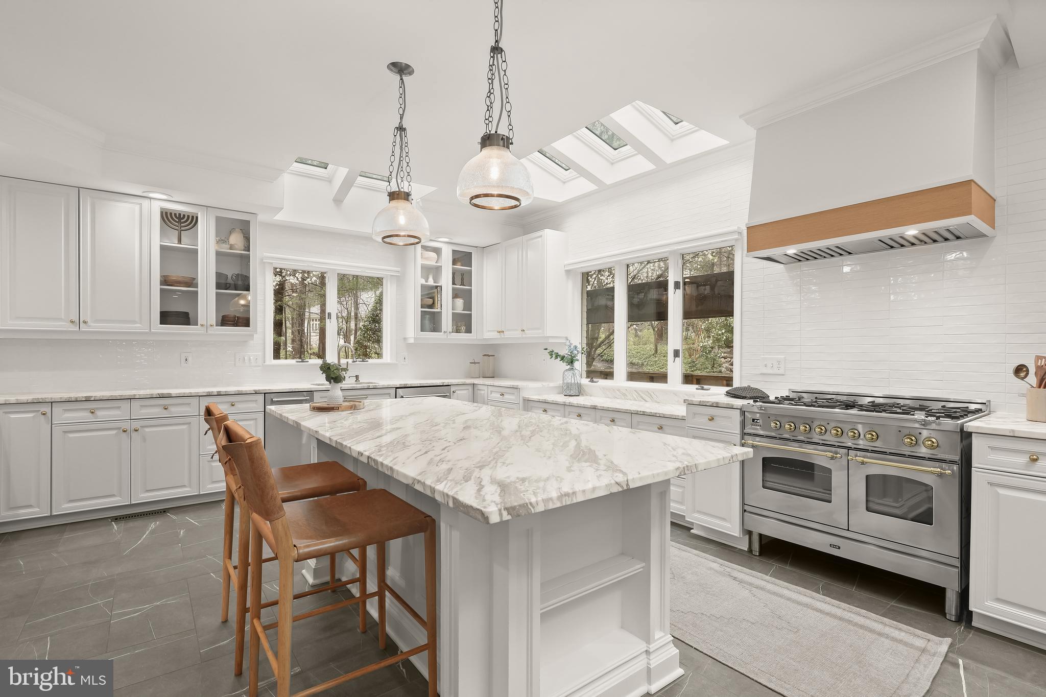 ANTON NORTH - Residential