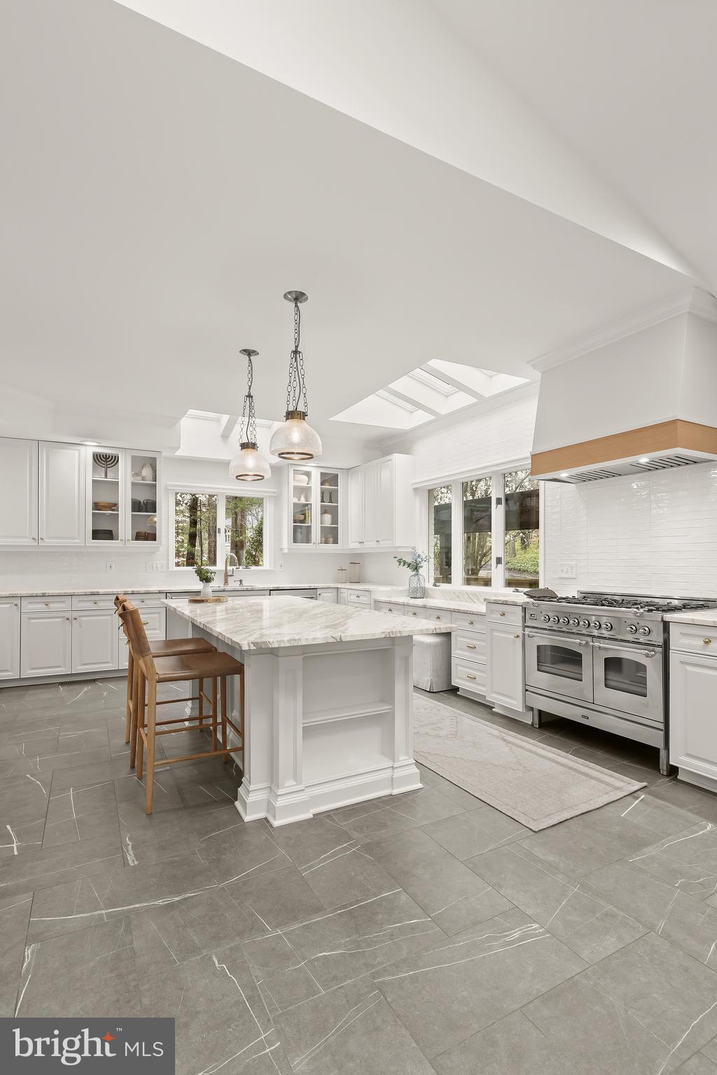 ANTON NORTH - Residential